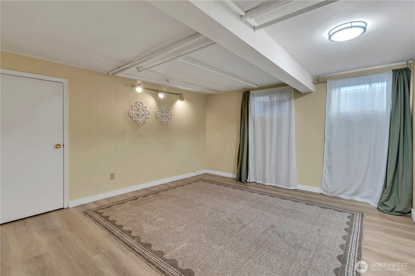 1910 N Union Avenue Property Photo 24