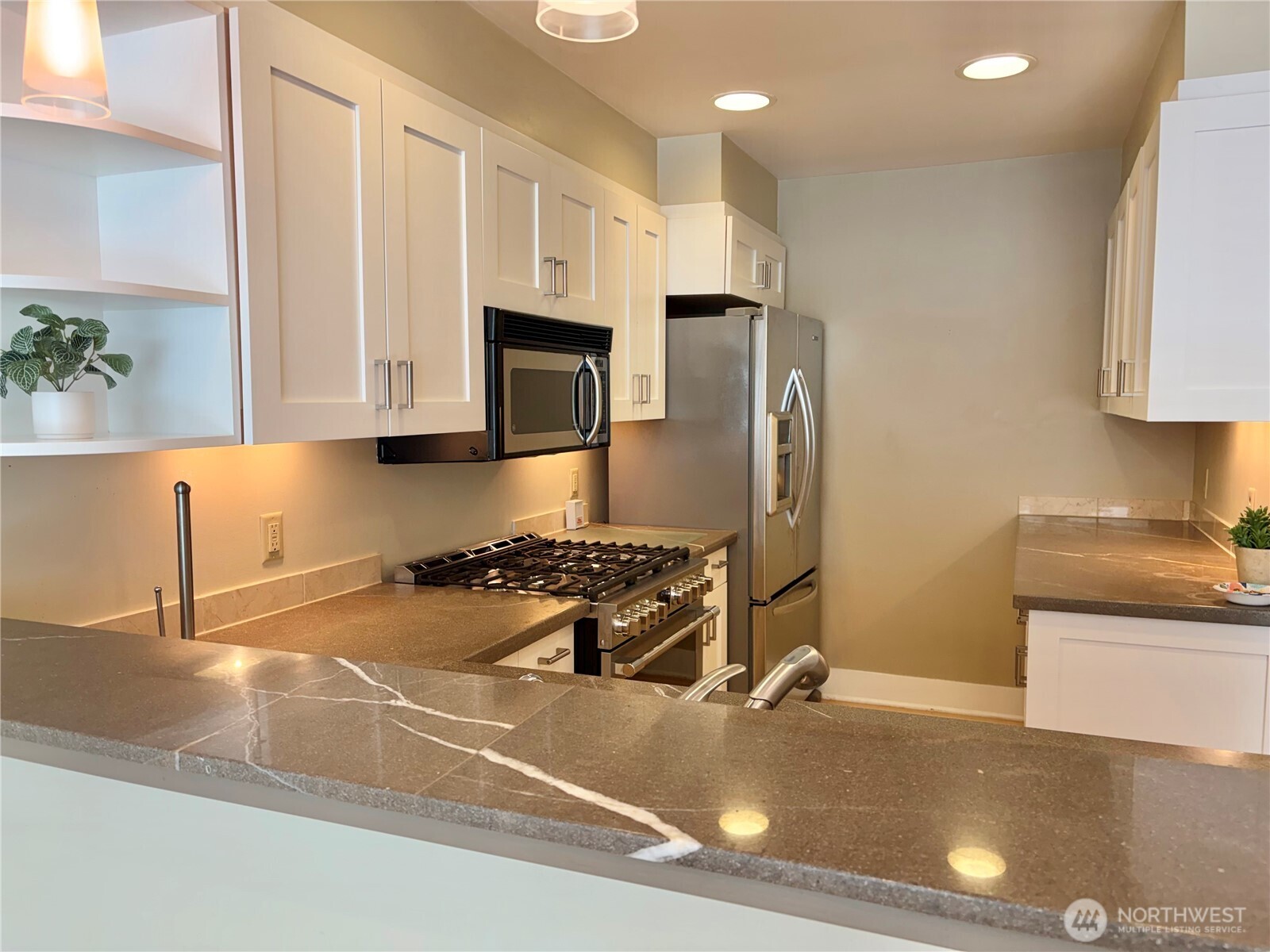 360 Washington Avenue 204 Property Photo 7