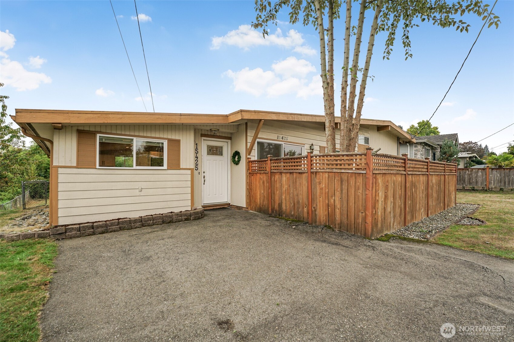 15425 SE 11th Street Property Photo 1
