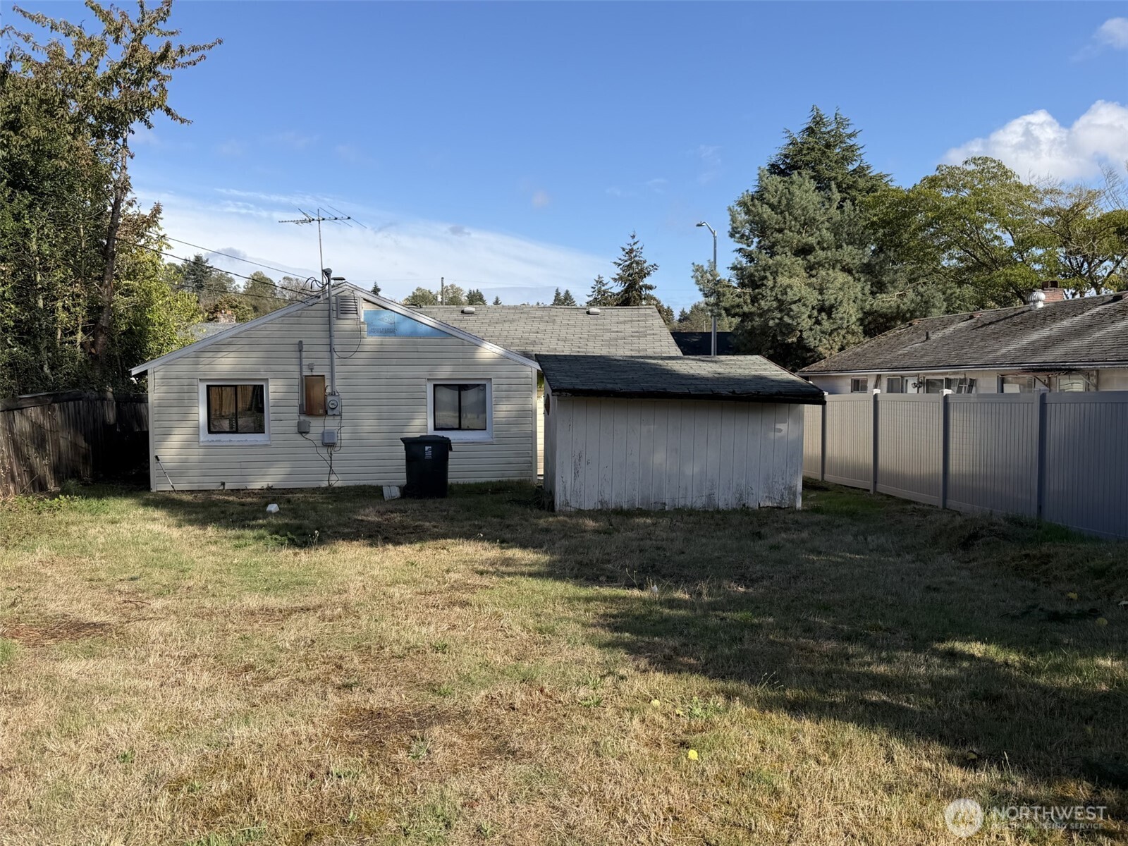 6044 S Oakes Street Property Photo 2