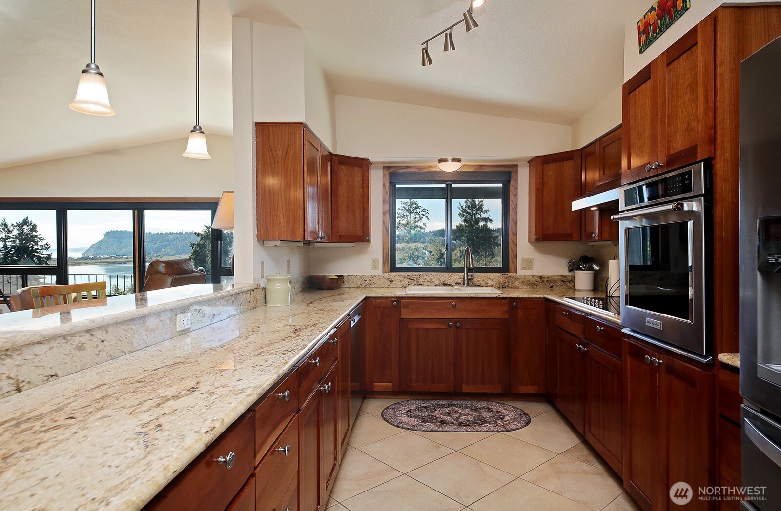 5880 Captain Vancouver Drive Property Photo 21