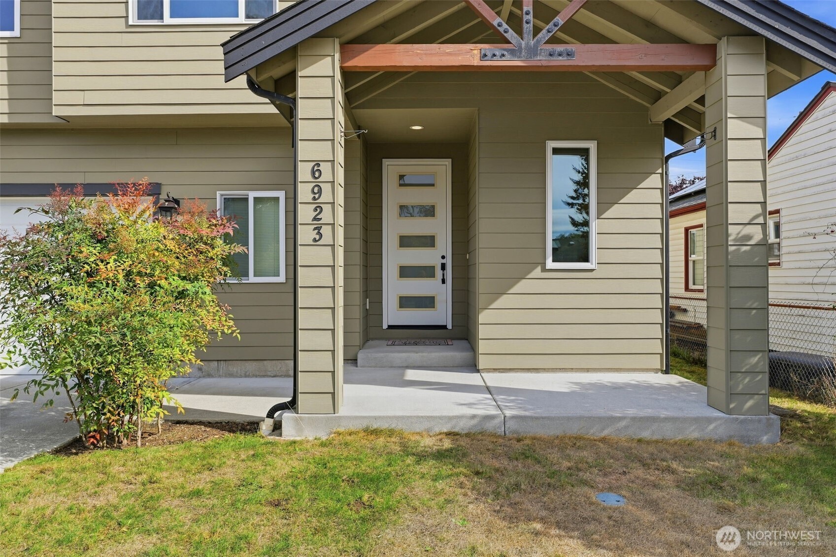 6923 S Mason Avenue Property Photo 1