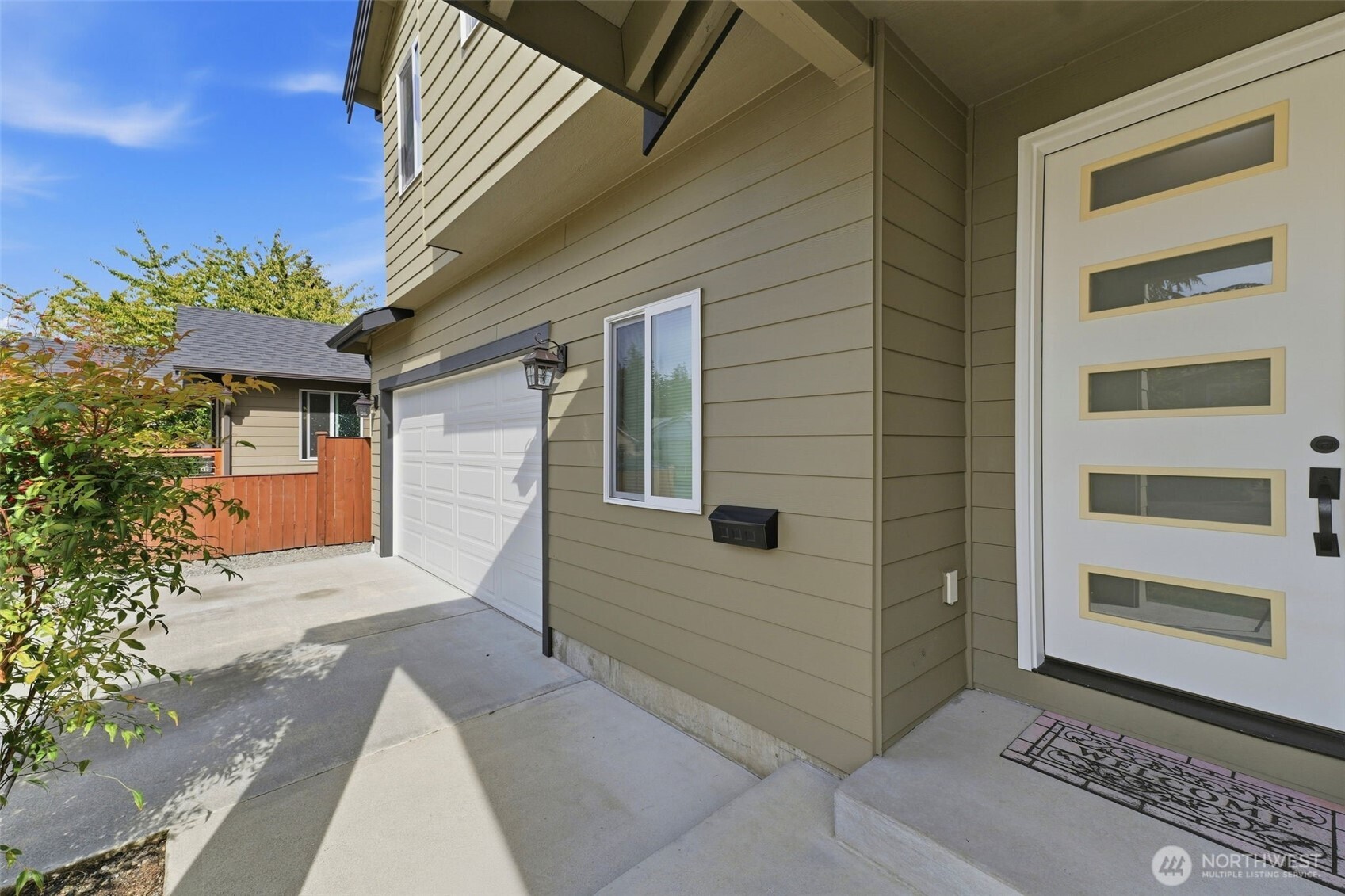 6923 S Mason Avenue Property Photo 2