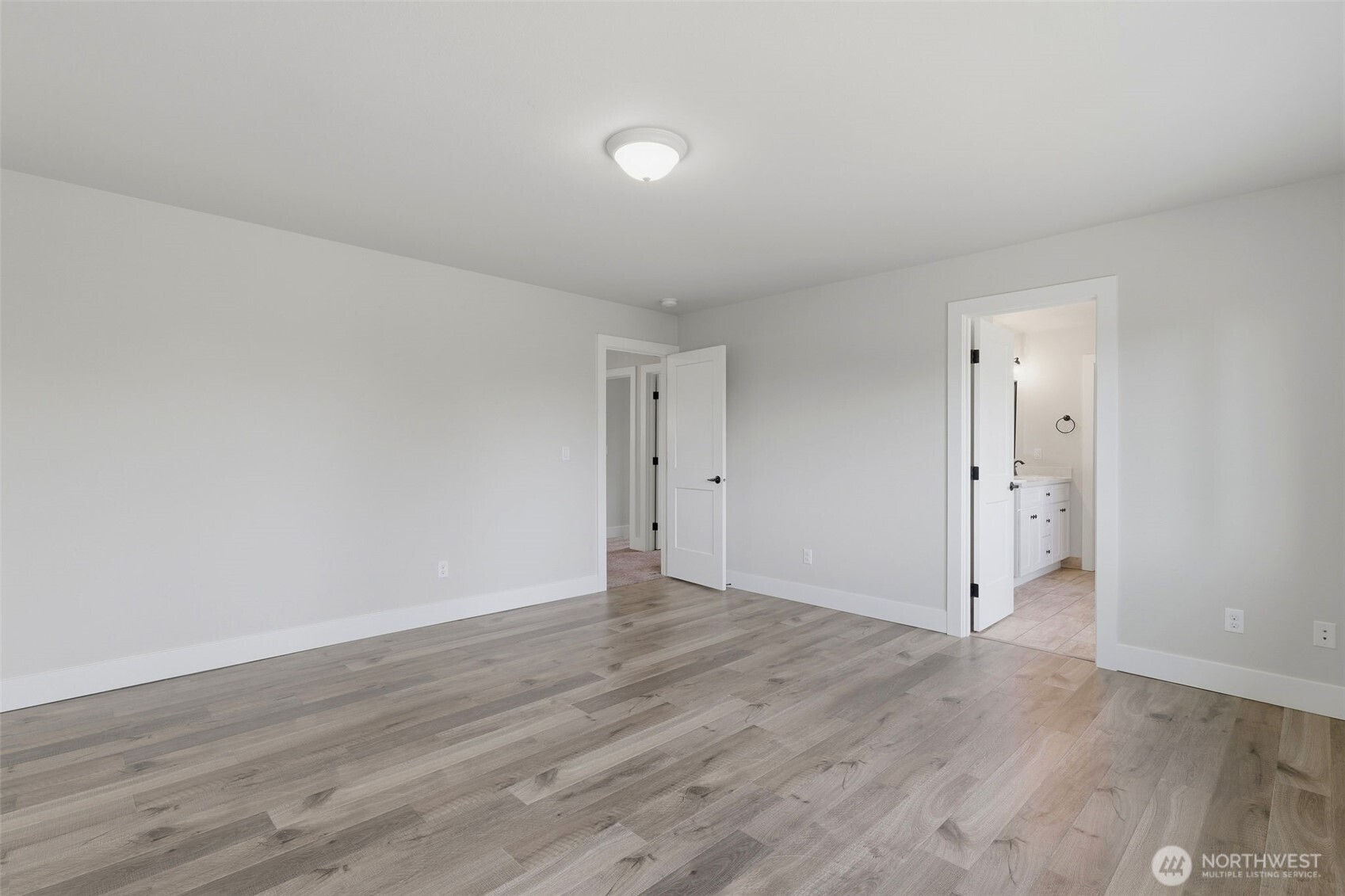 6923 S Mason Avenue Property Photo 8
