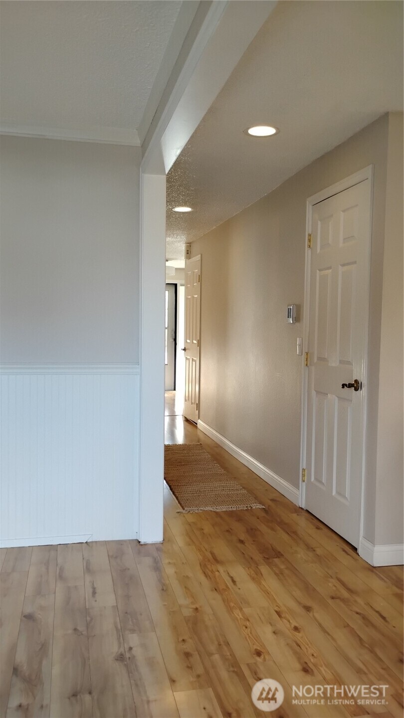 6502 Avondale Road Property Photo 13