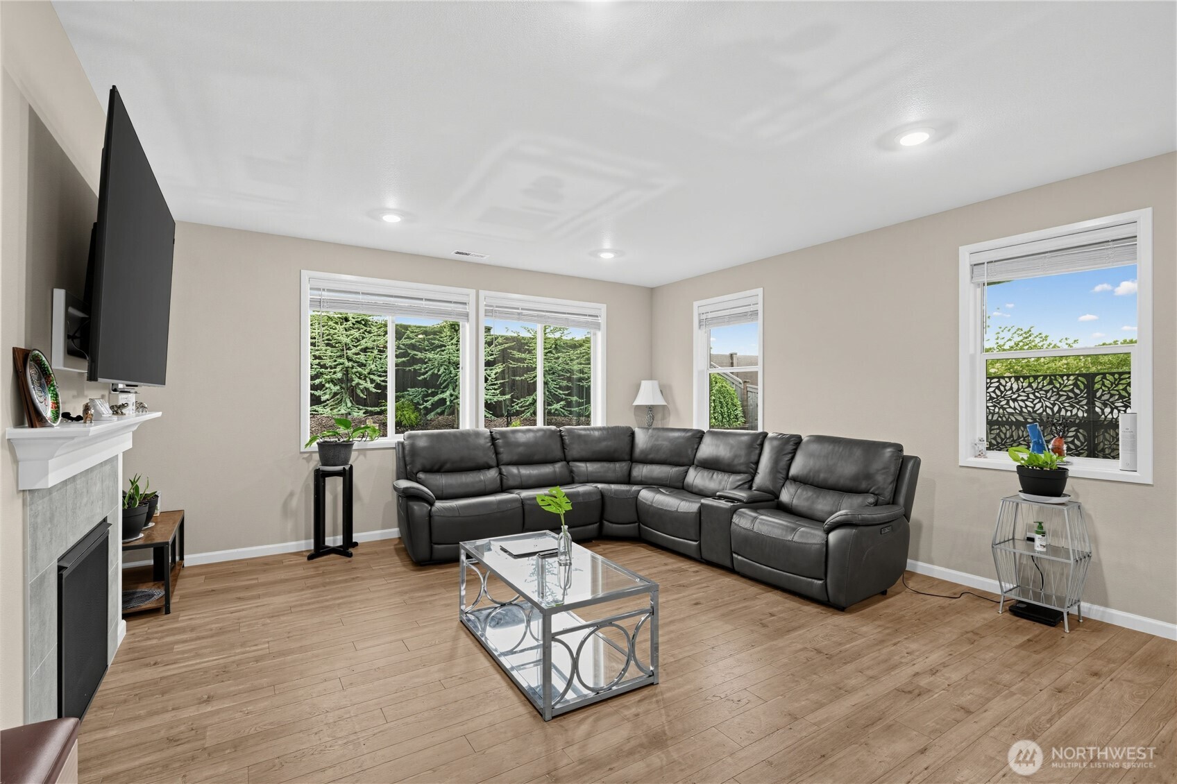 12911 Emerald Ridge Boulevard Property Photo 6