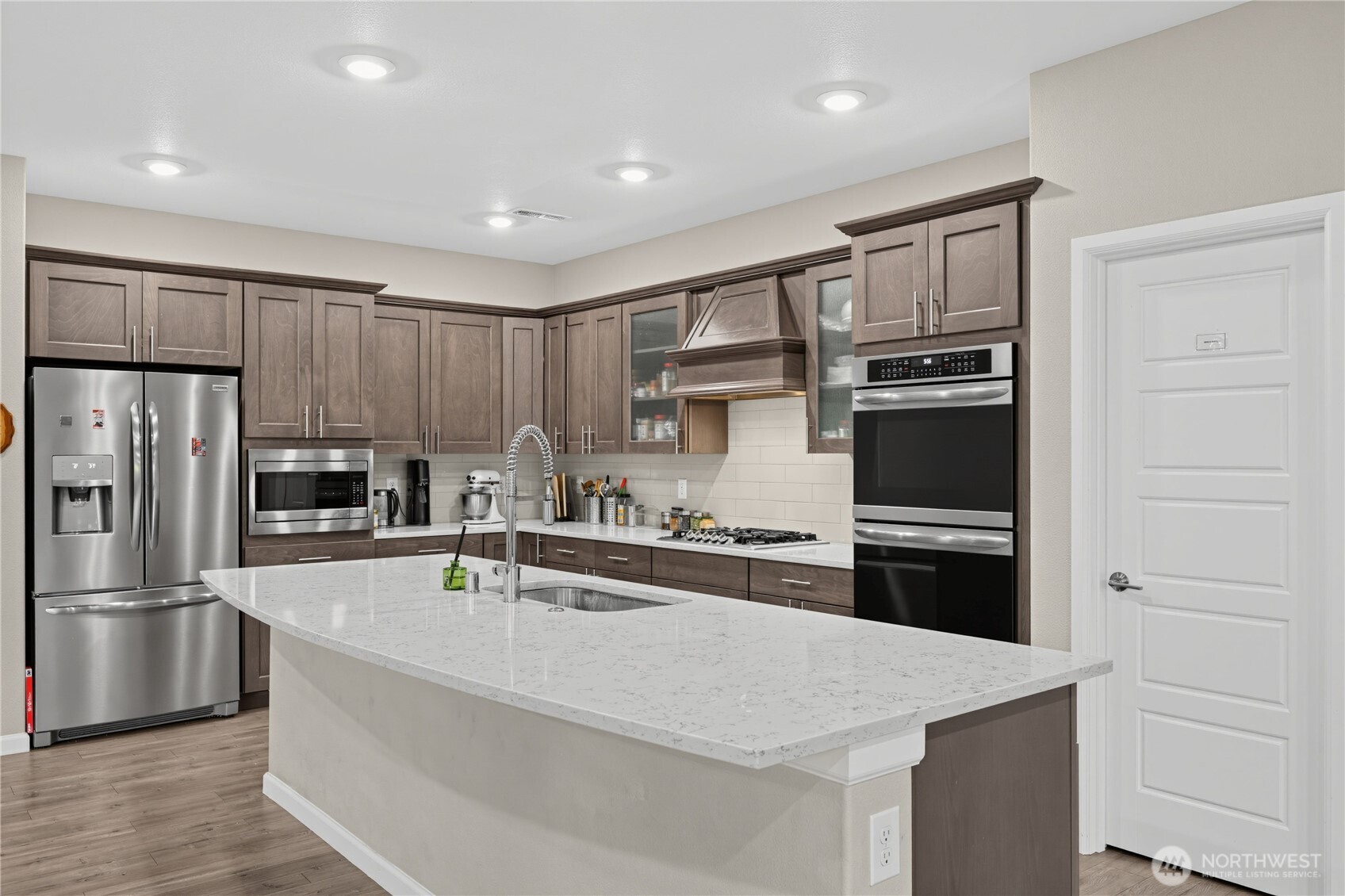 12911 Emerald Ridge Boulevard Property Photo 8