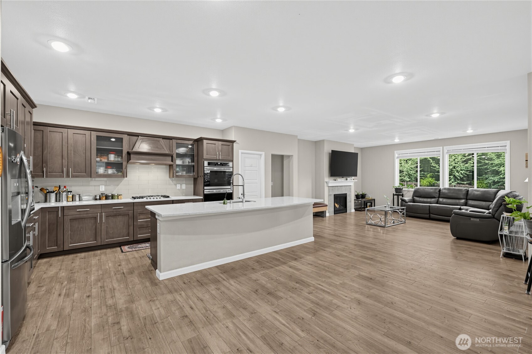 12911 Emerald Ridge Boulevard Property Photo 9