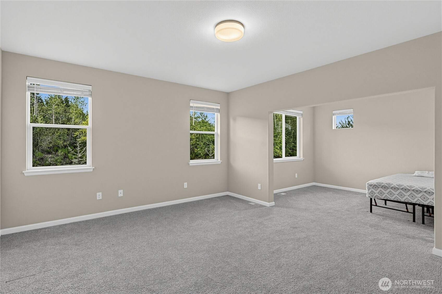 12911 Emerald Ridge Boulevard Property Photo 13