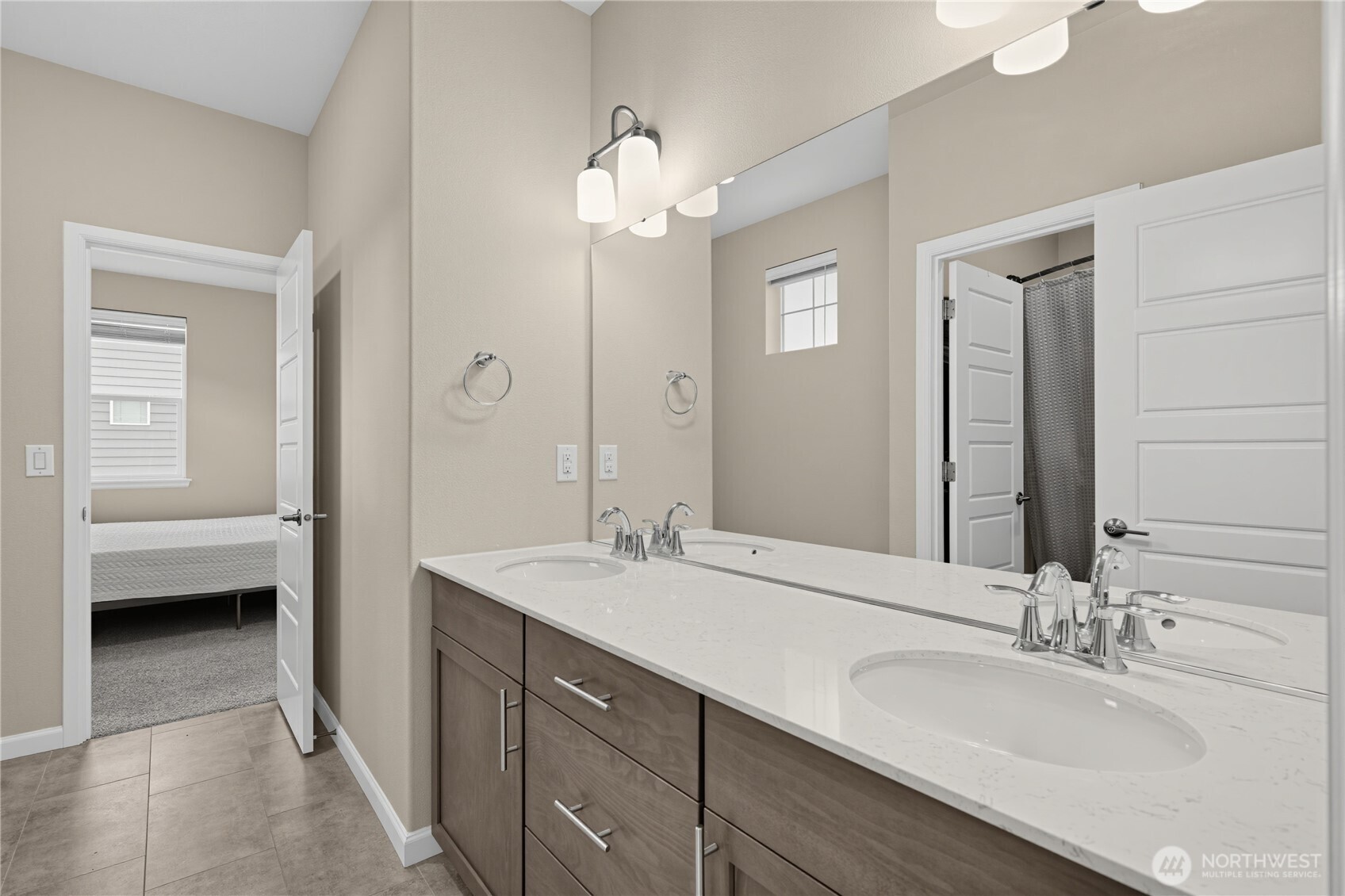 12911 Emerald Ridge Boulevard Property Photo 14