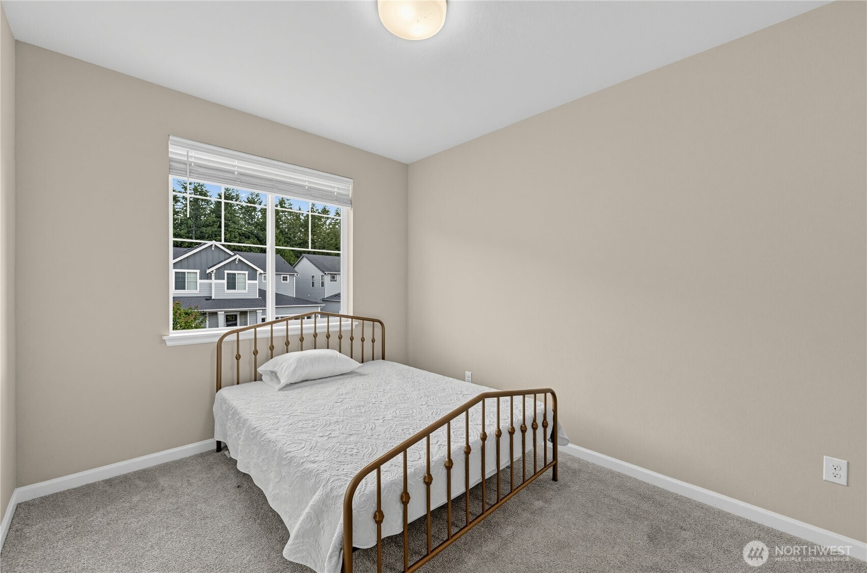 12911 Emerald Ridge Boulevard Property Photo 17