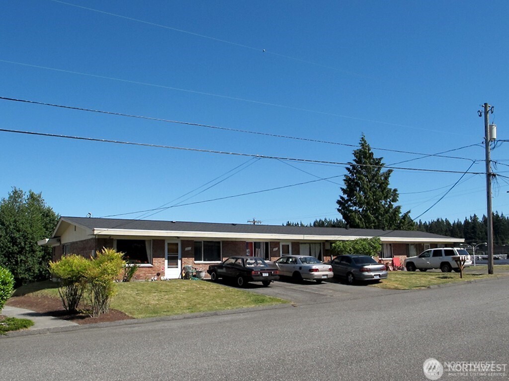 4827 Vesper Drive Property Photo 1
