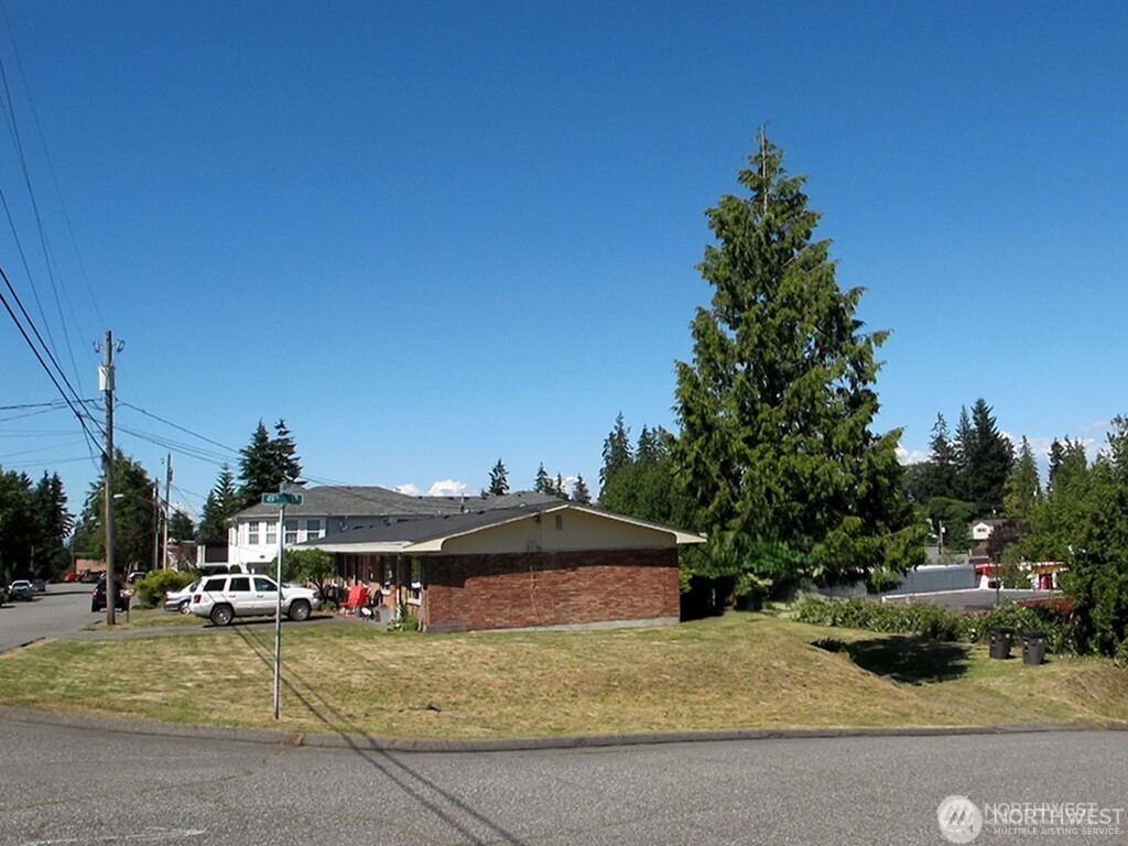 4827 Vesper Drive Property Photo 2