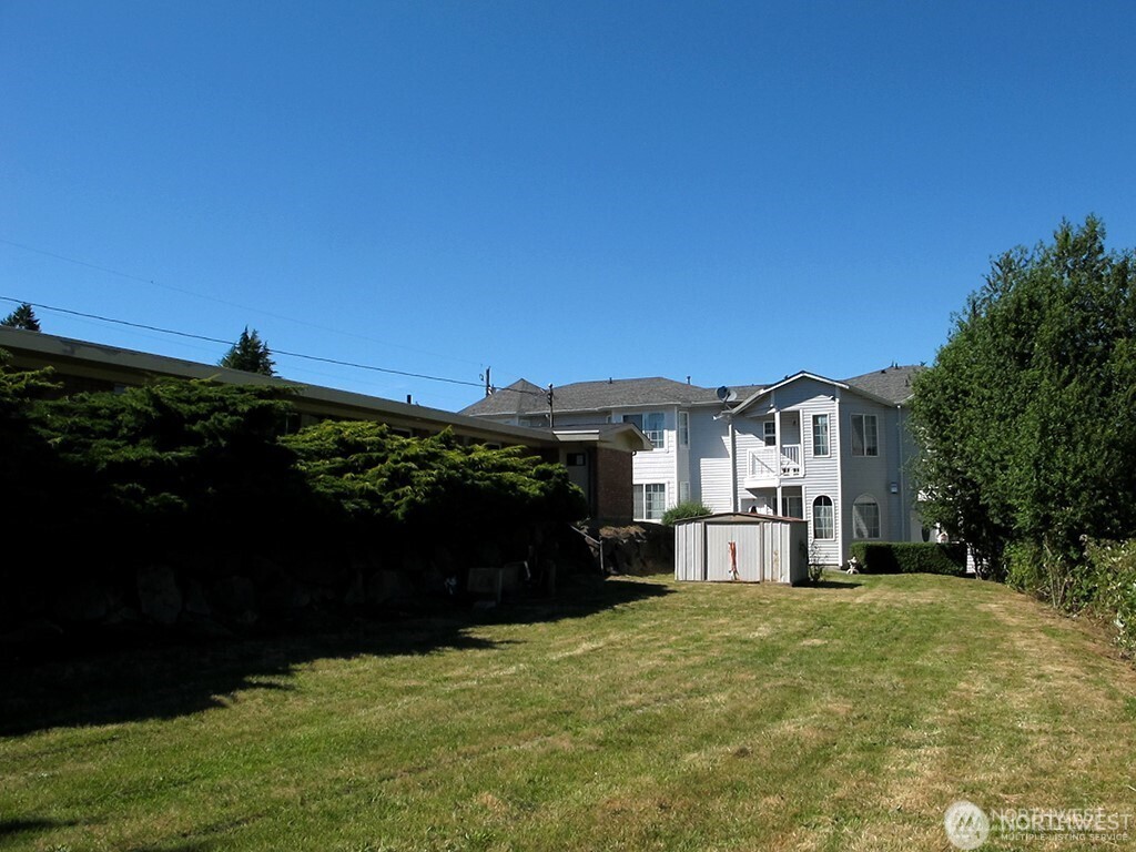4827 Vesper Drive Property Photo 4