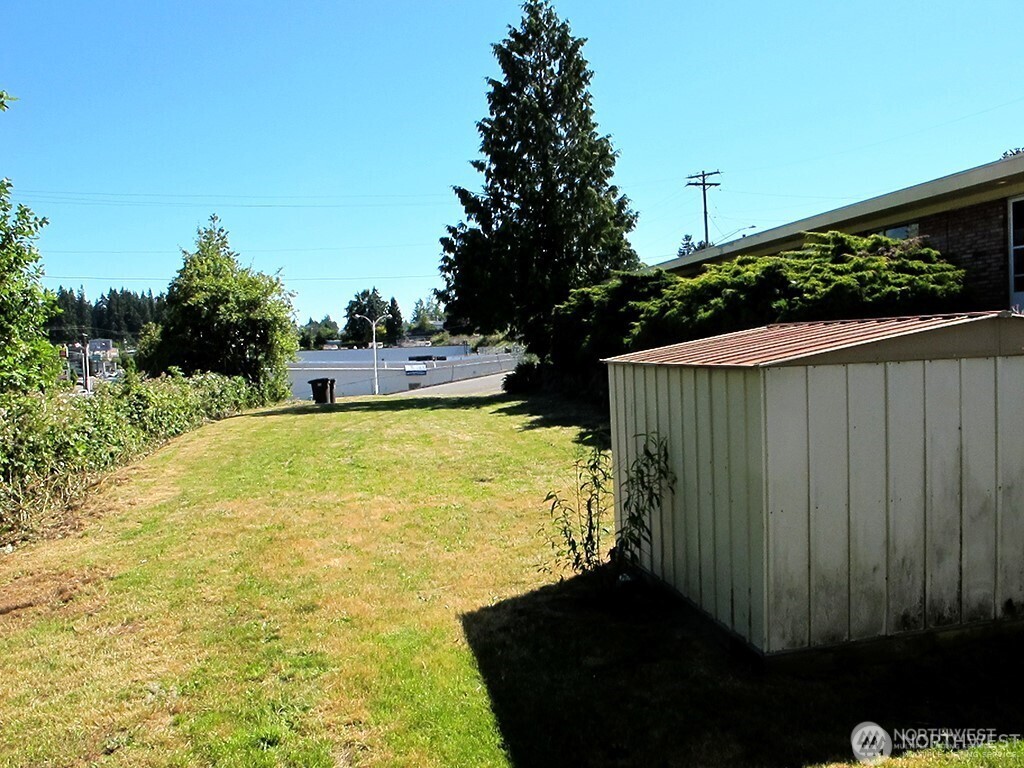4827 Vesper Drive Property Photo 5