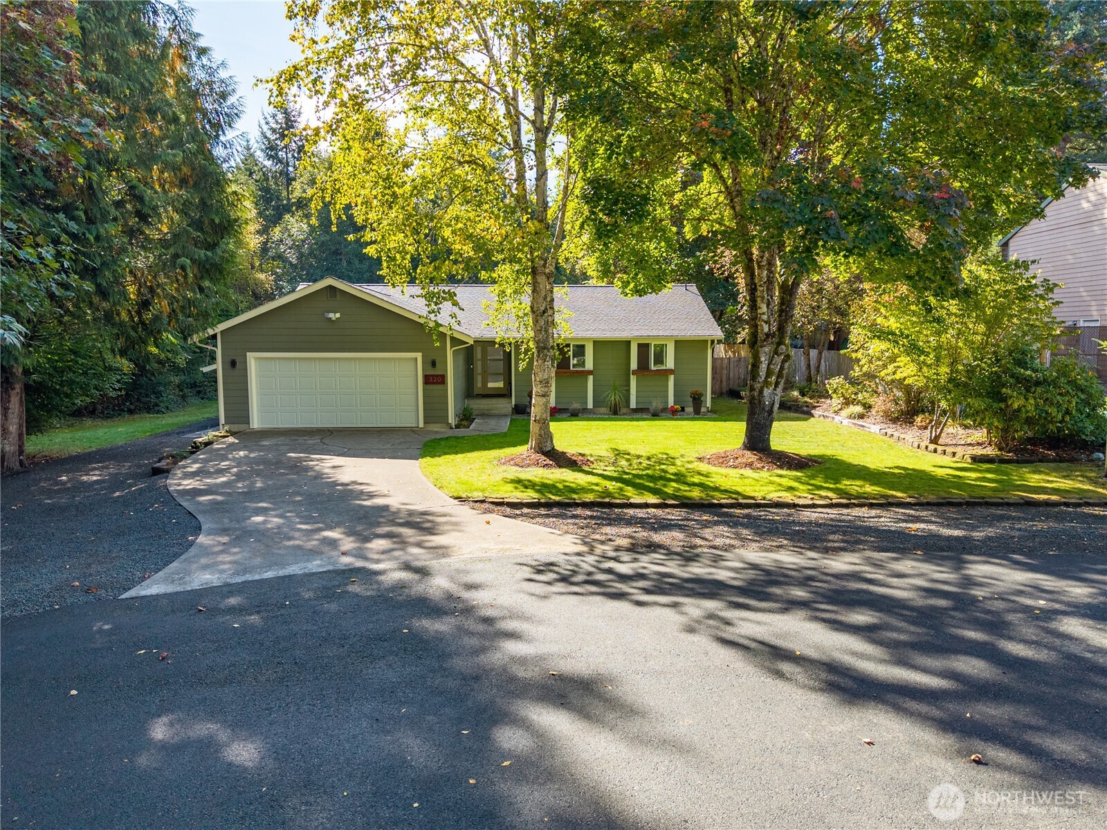 320 Se Shadowood Drive Property Photo 4