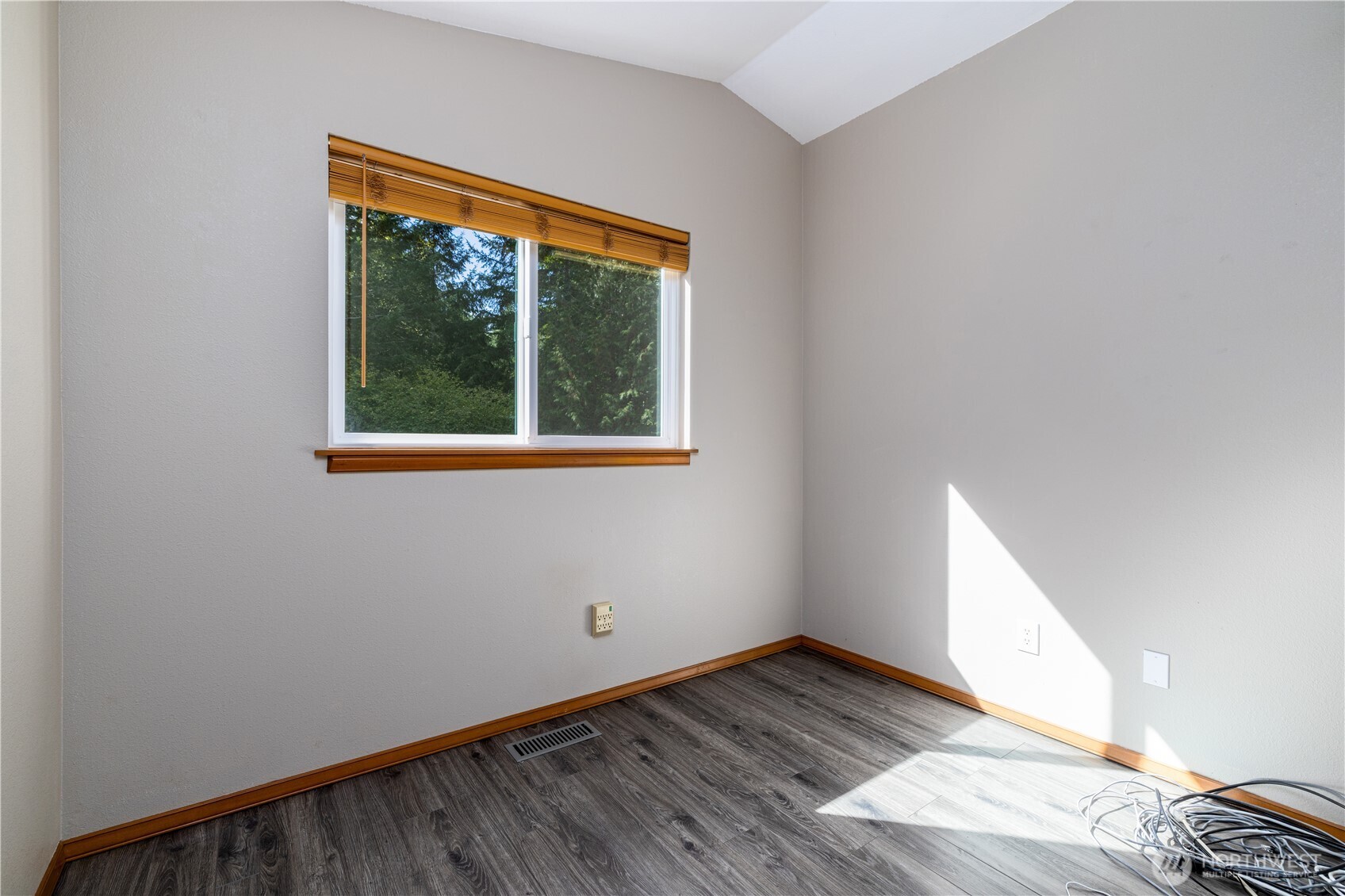 320 Se Shadowood Drive Property Photo 16