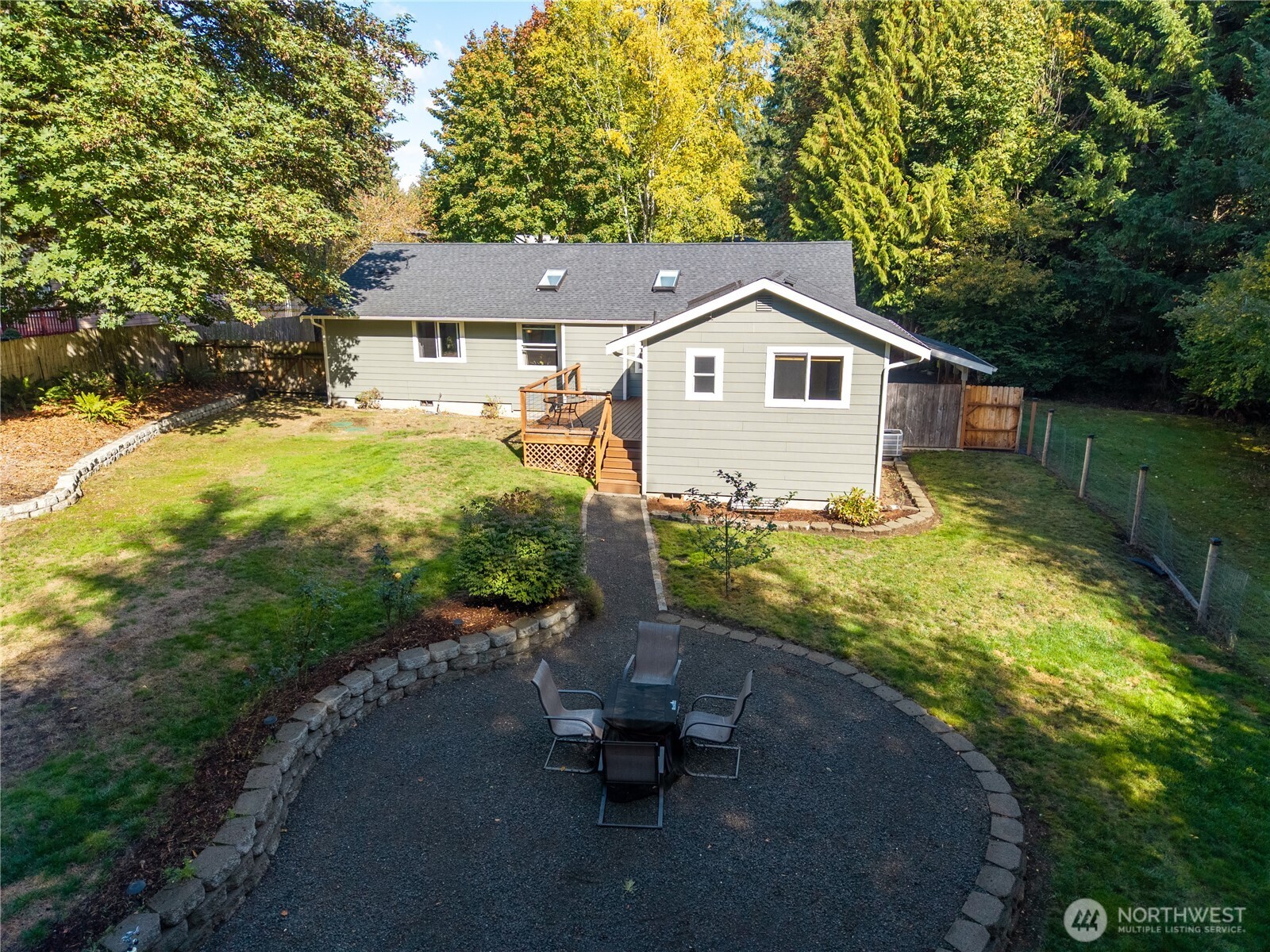 320 Se Shadowood Drive Property Photo 28