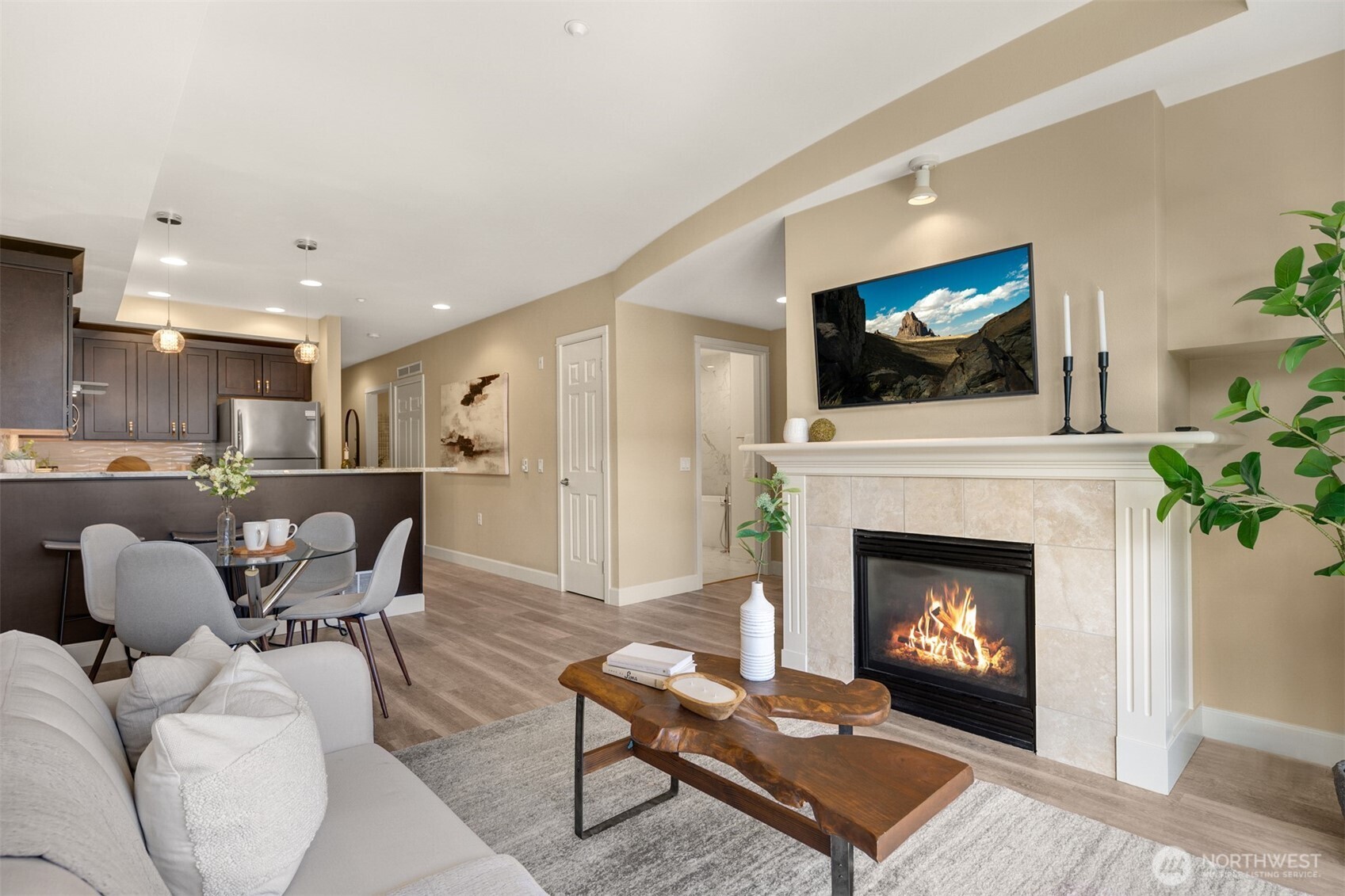 10047 Main Street 305 Property Photo 13