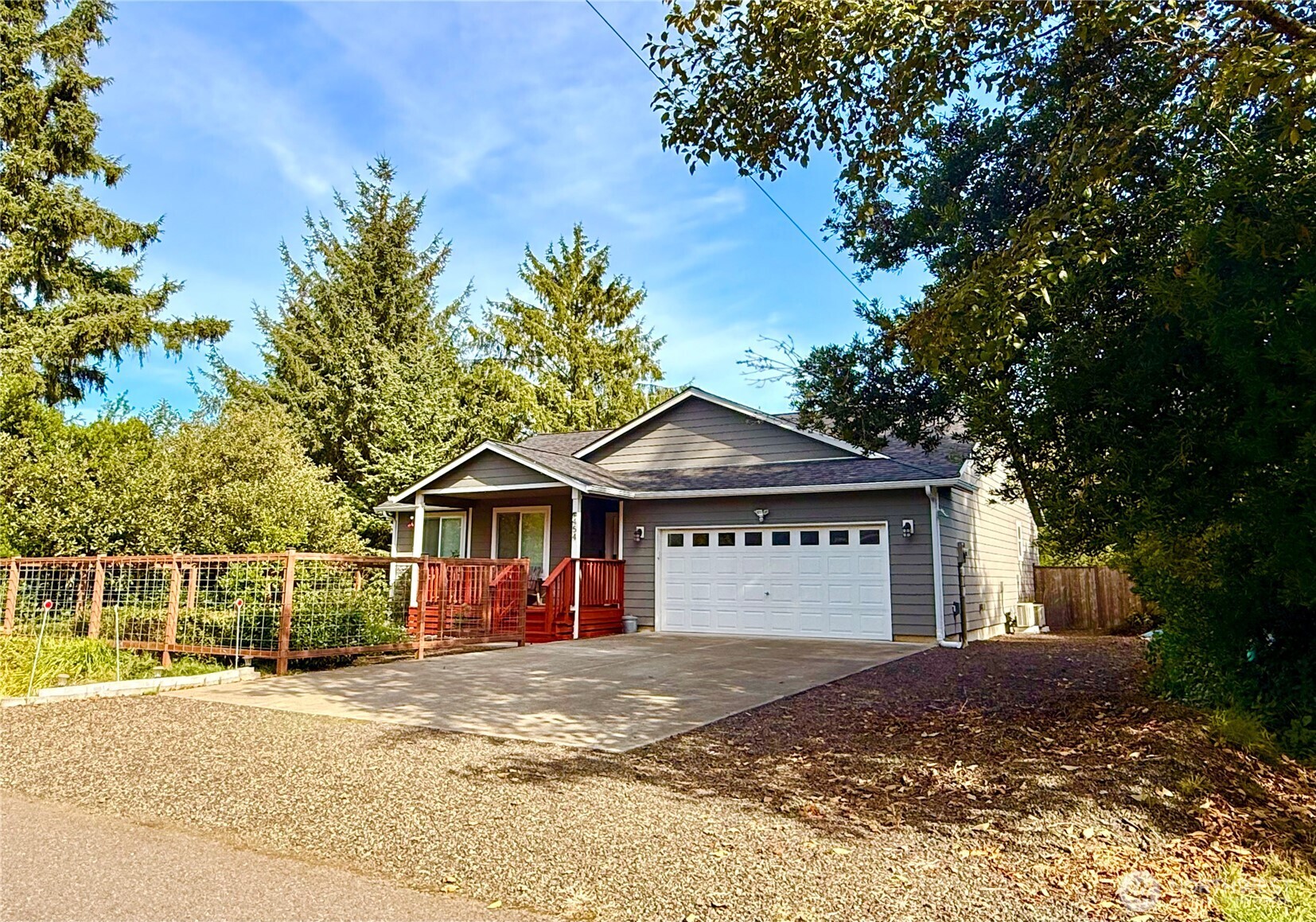 454 Sextans Avenue Property Photo 2