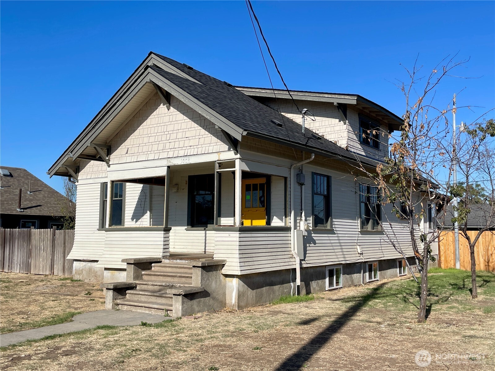 1004 W Willow Street Property Photo 1