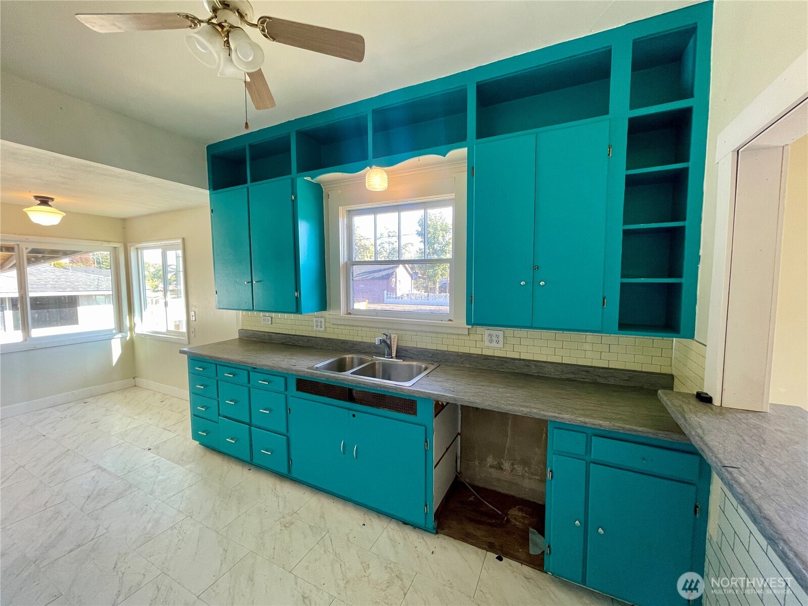 1004 W Willow Street Property Photo 7