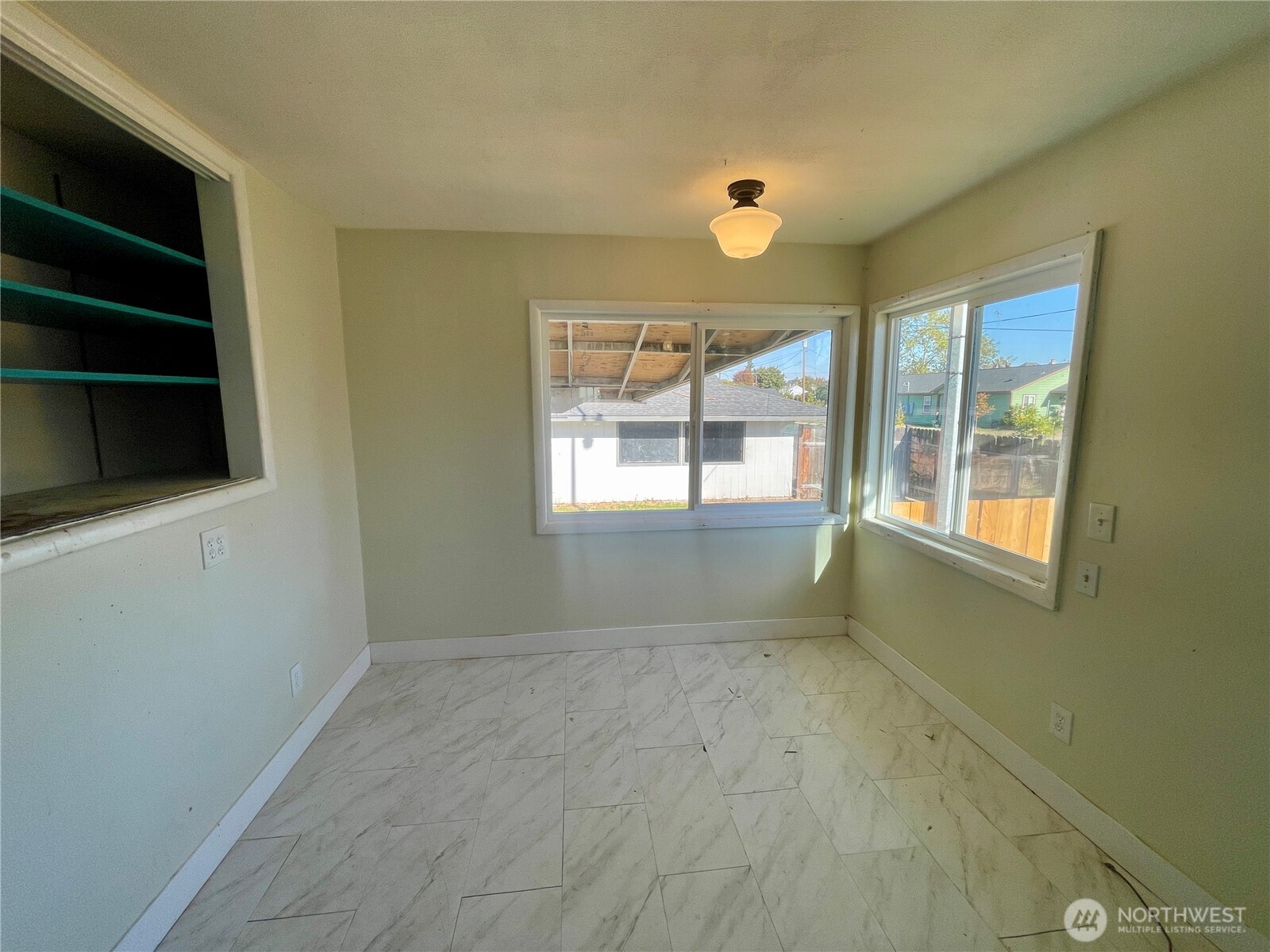 1004 W Willow Street Property Photo 9