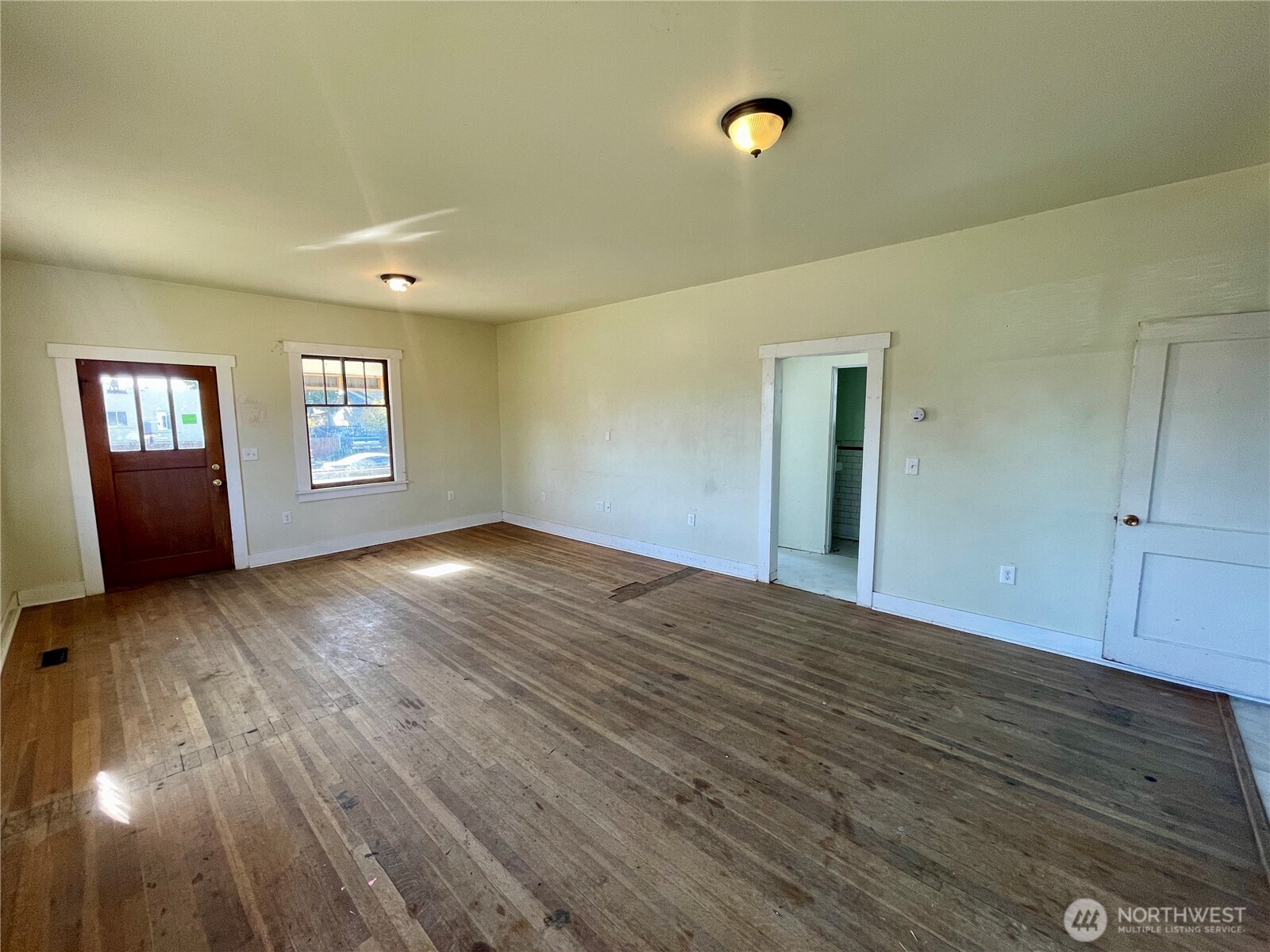 1004 W Willow Street Property Photo 11