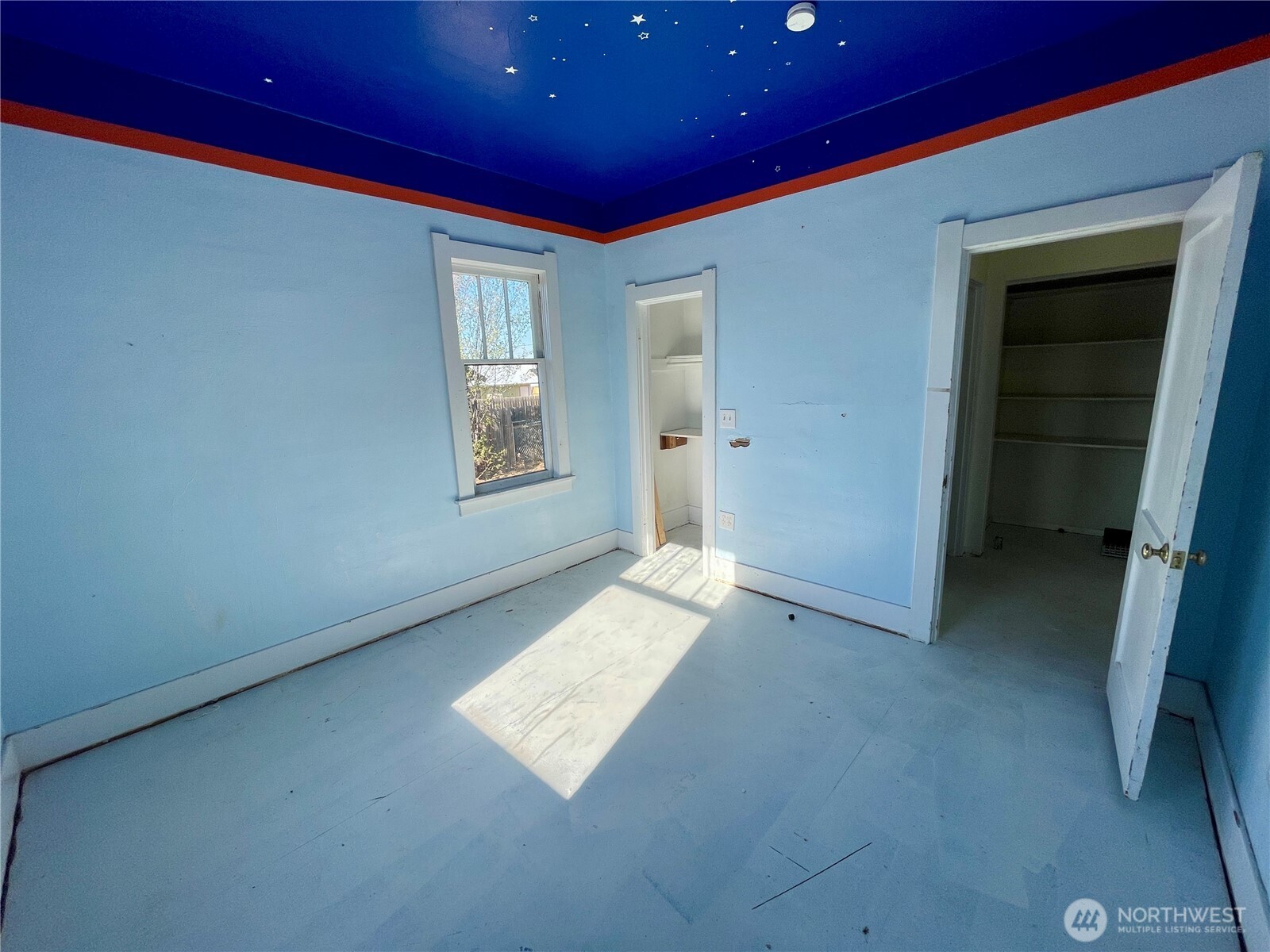 1004 W Willow Street Property Photo 17