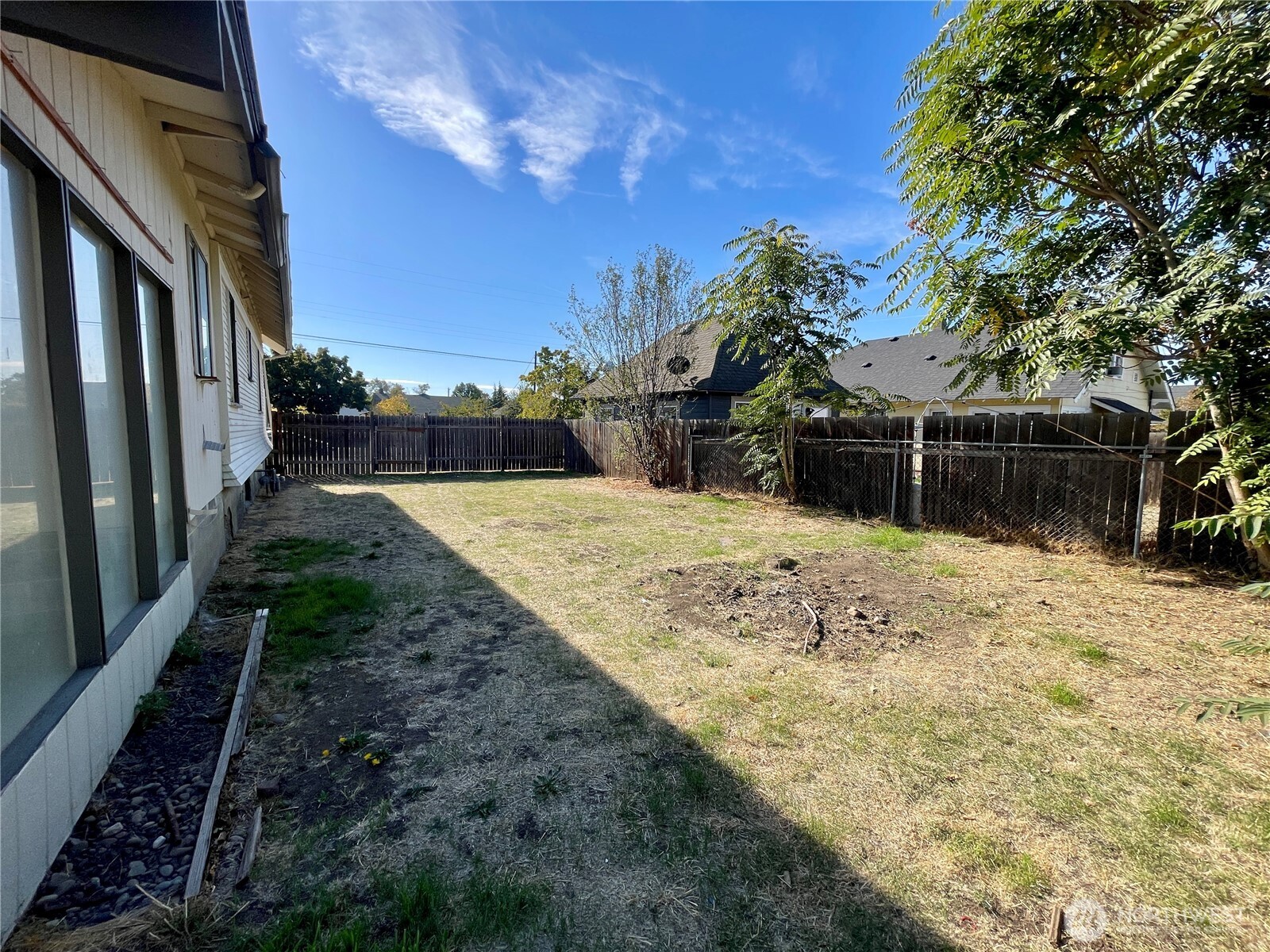 1004 W Willow Street Property Photo 32