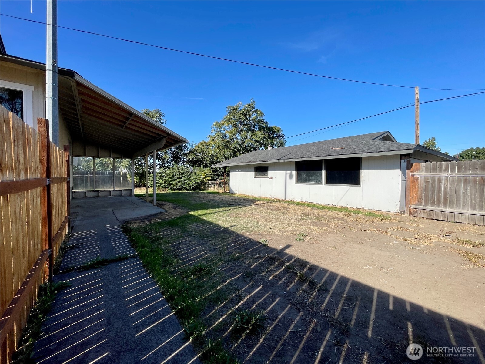 1004 W Willow Street Property Photo 33