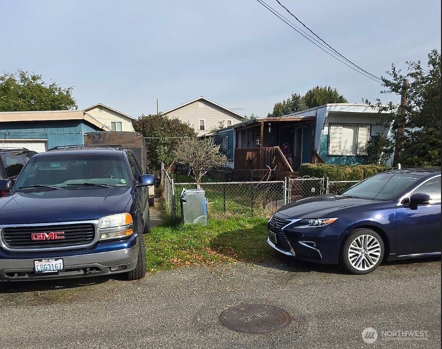 12252 45th Avenue Property Photo 2