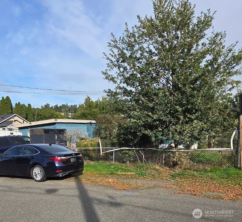 12252 45th Avenue Property Photo 3