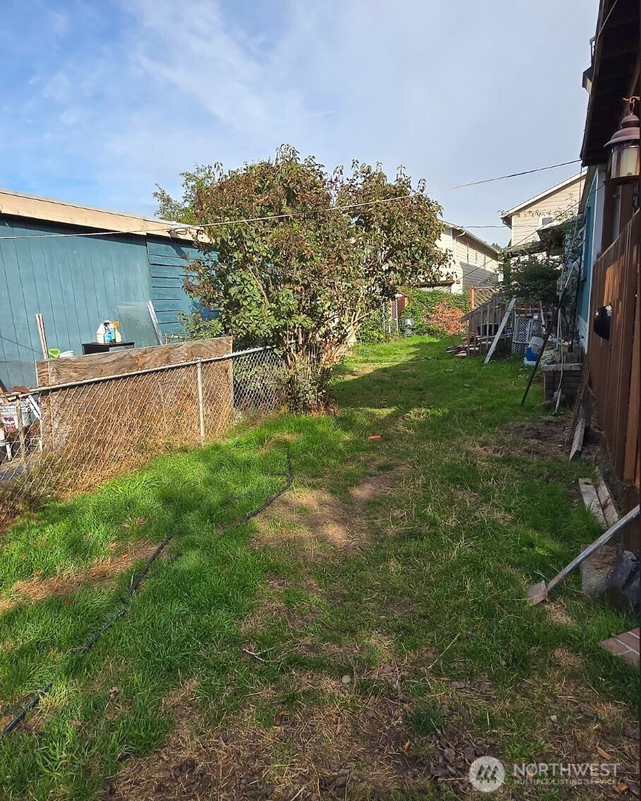 12252 45th Avenue Property Photo 4