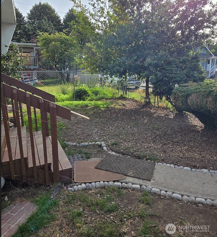 12252 45th Avenue Property Photo 5