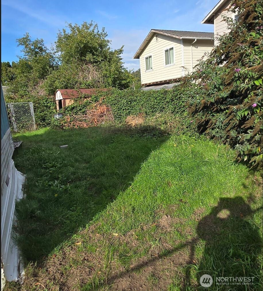 12252 45th Avenue Property Photo 8