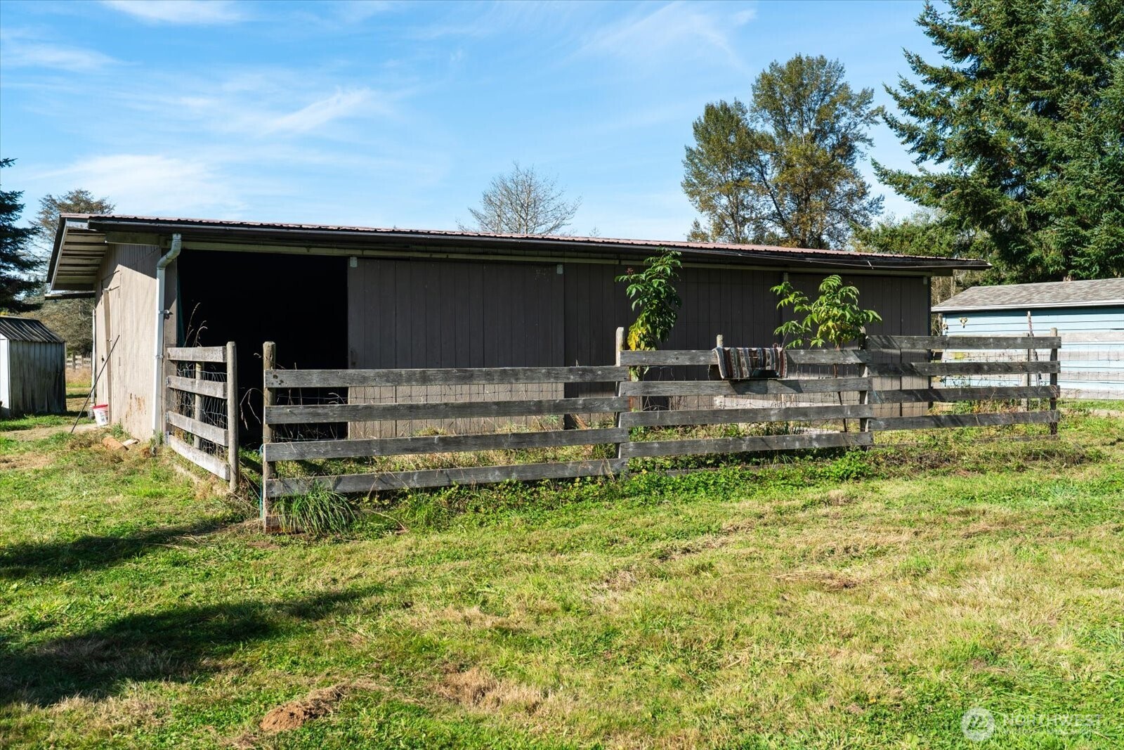 14428 Jim Creek Rd Property Photo 4