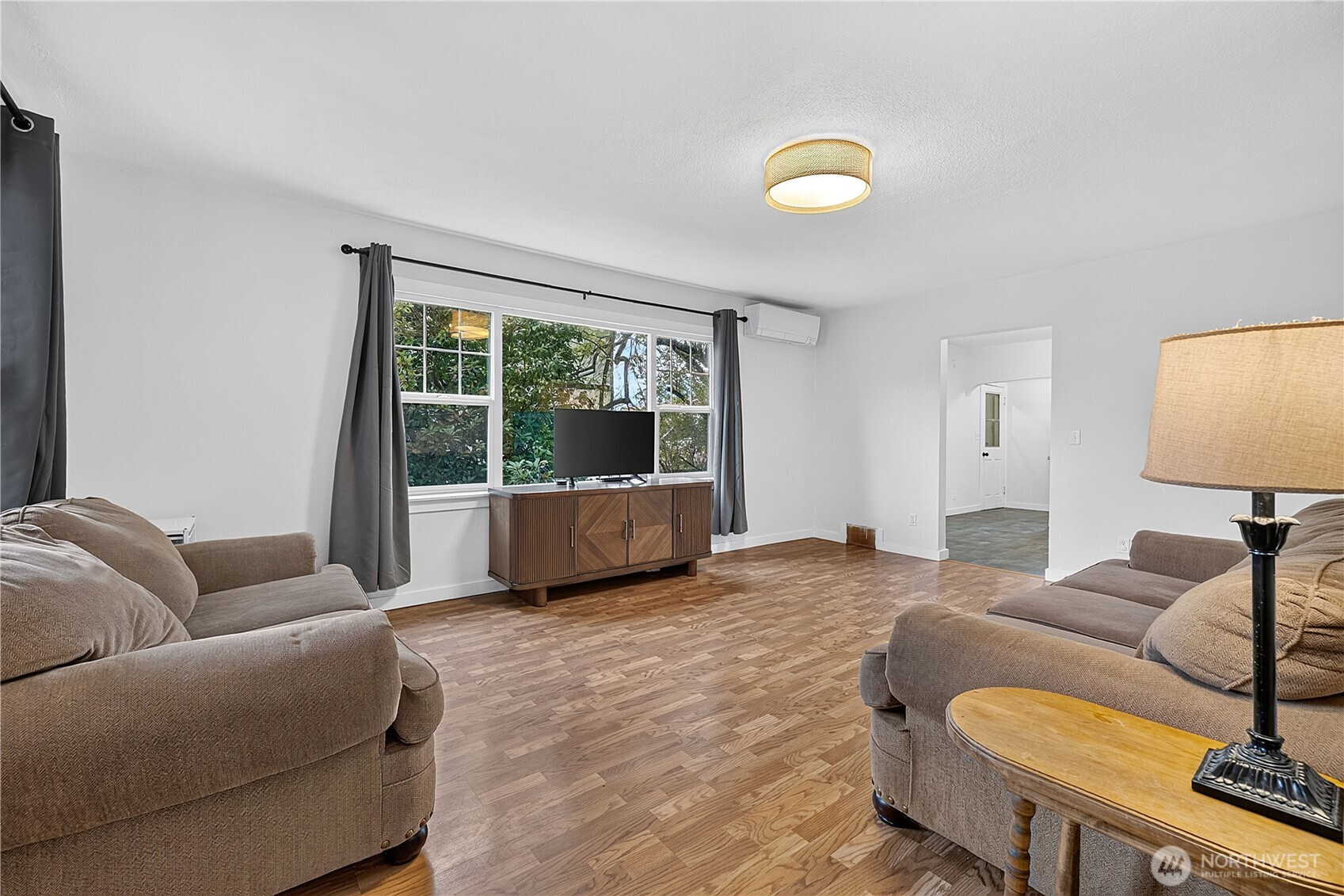 513 Warner Street Property Photo 7