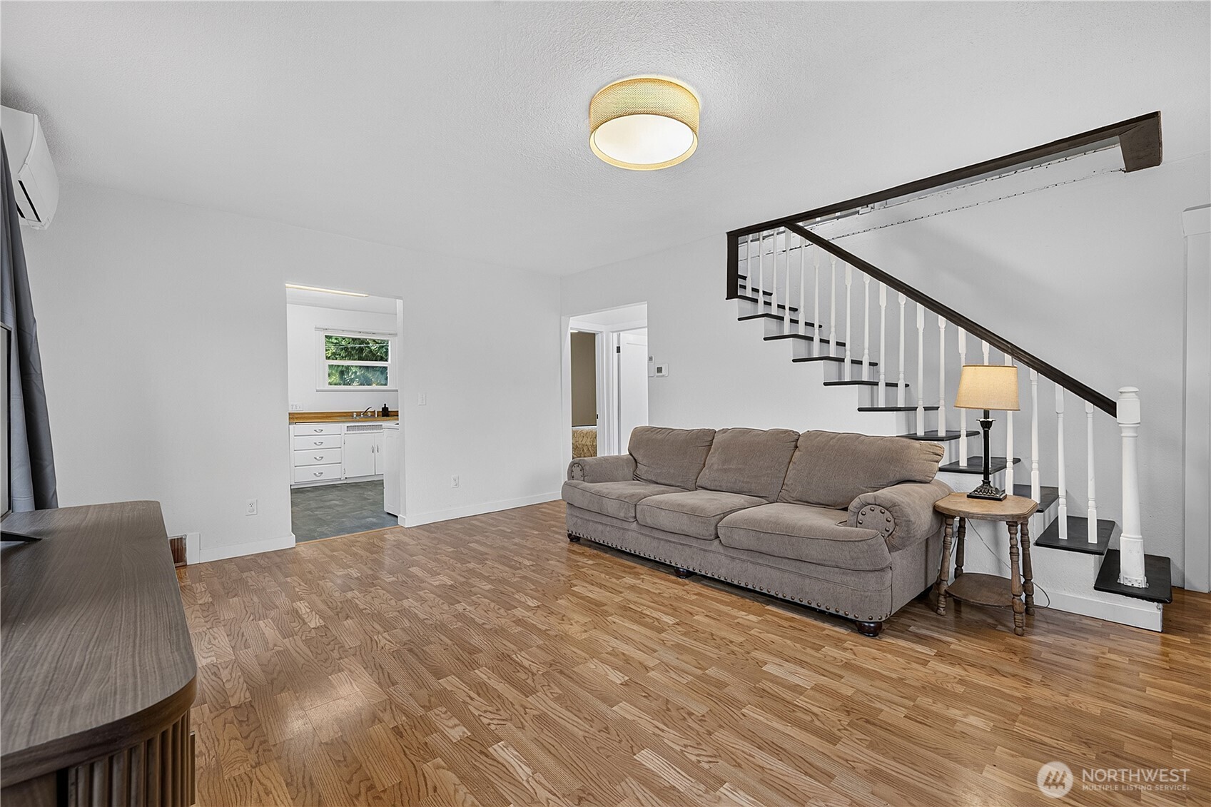 513 Warner Street Property Photo 8