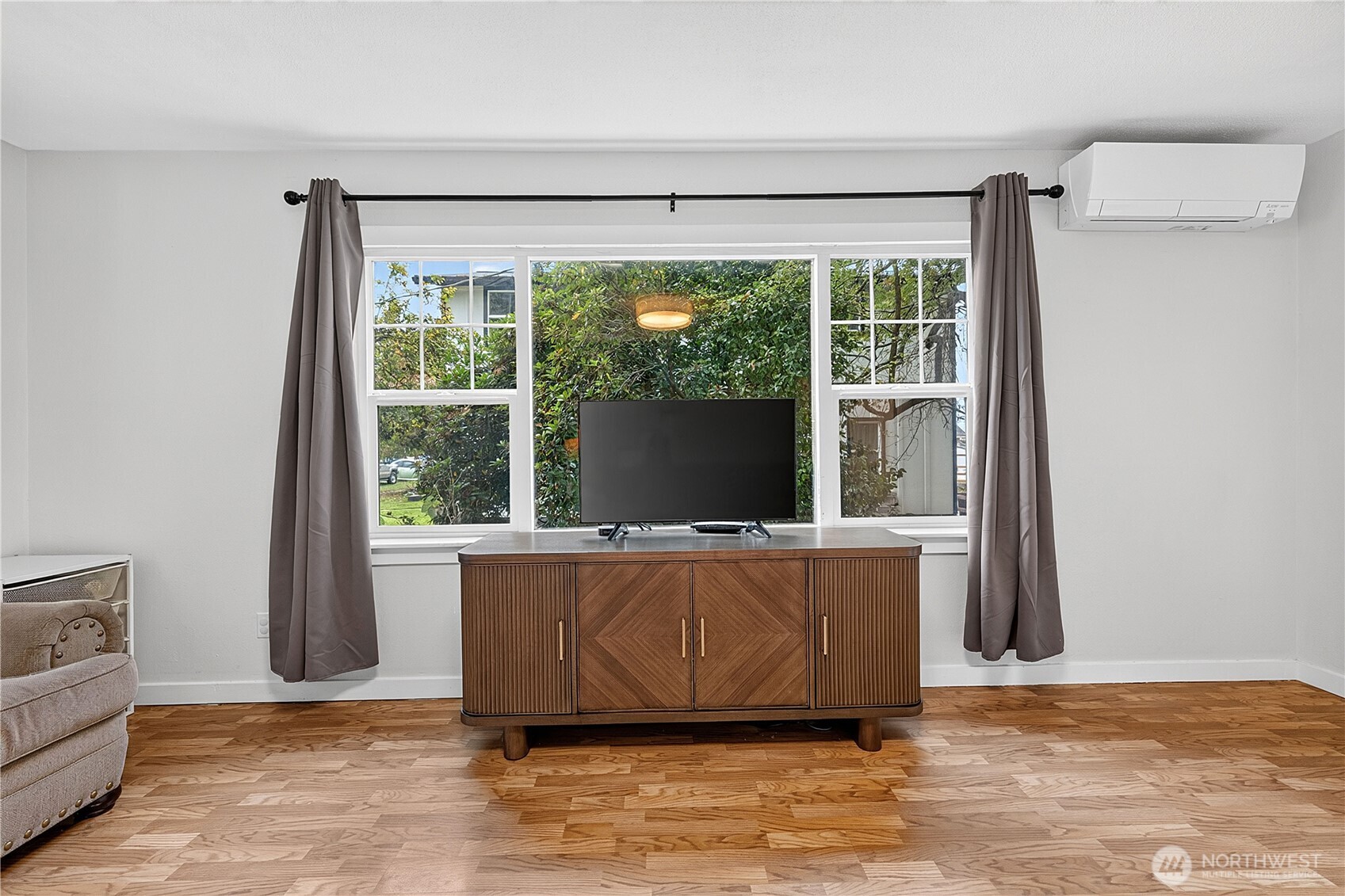 513 Warner Street Property Photo 9