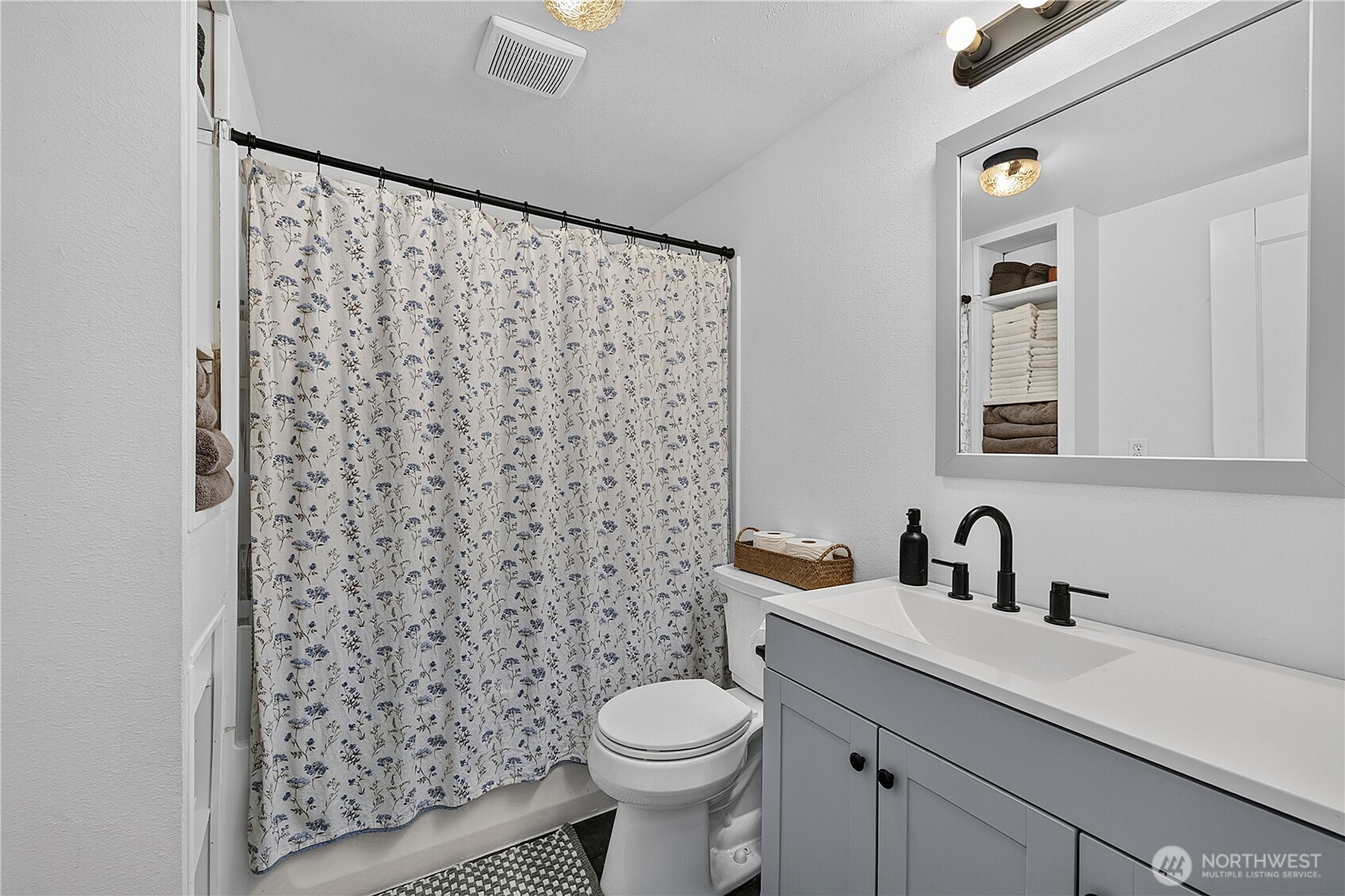 513 Warner Street Property Photo 23