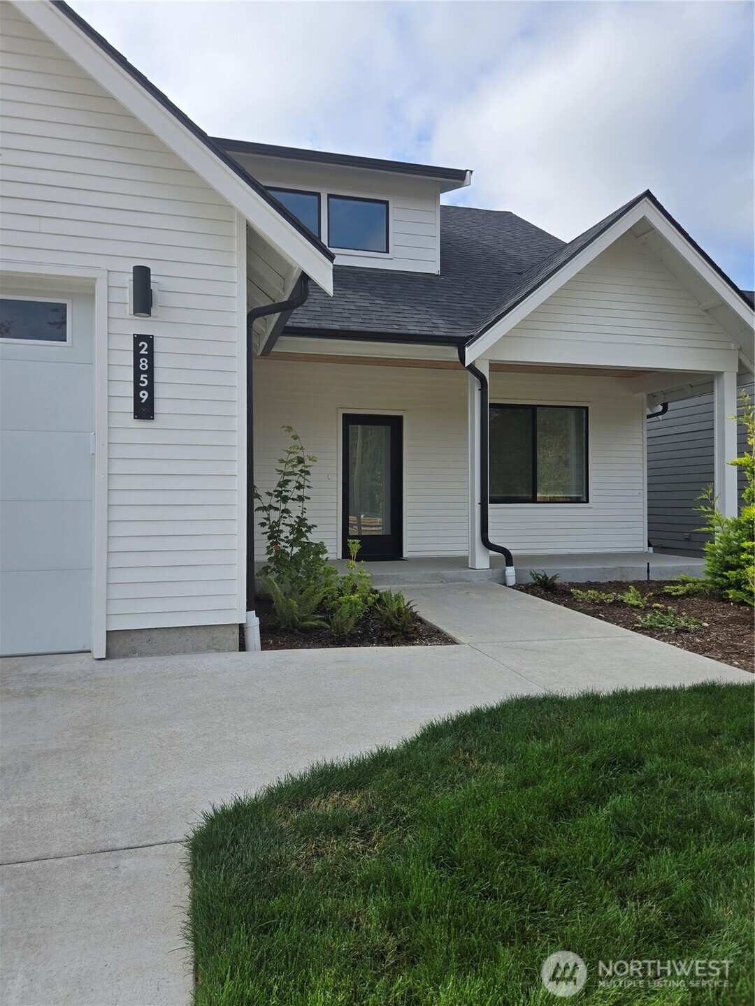2859 Oleander Ln Property Photo 2
