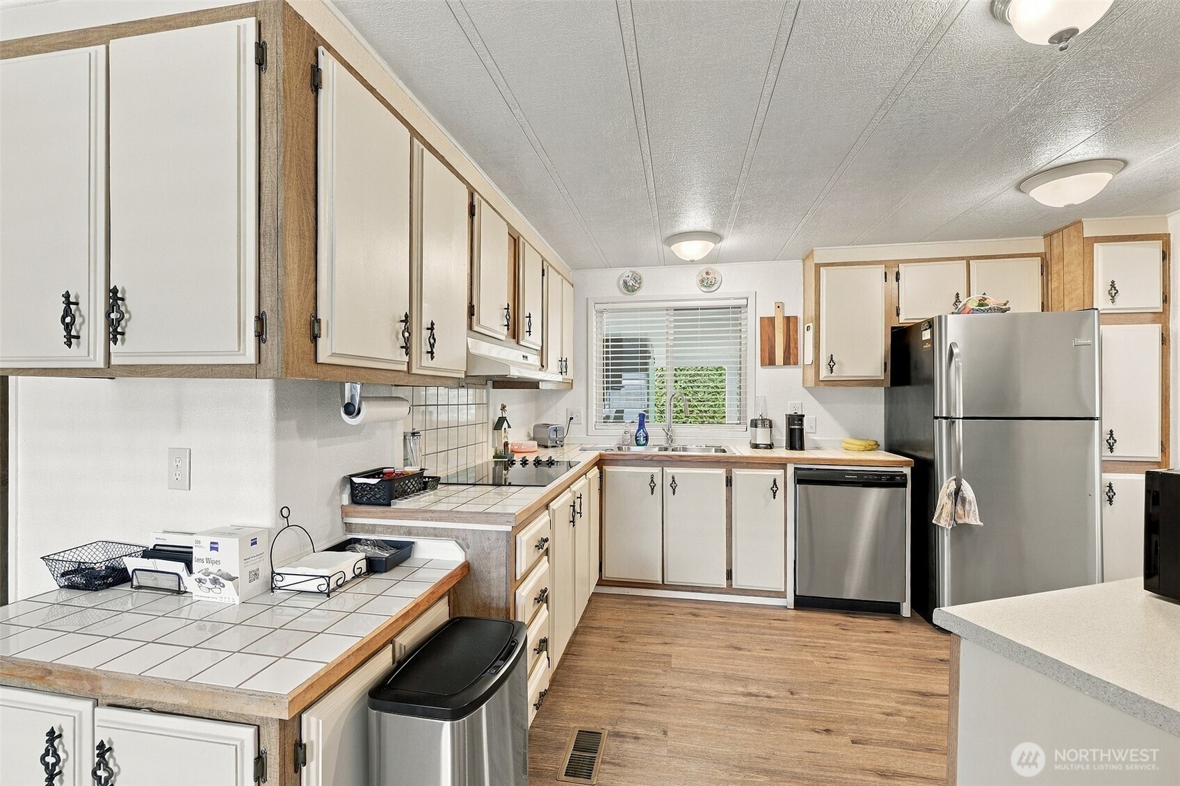 2500 Alder Street 216 Property Photo 6