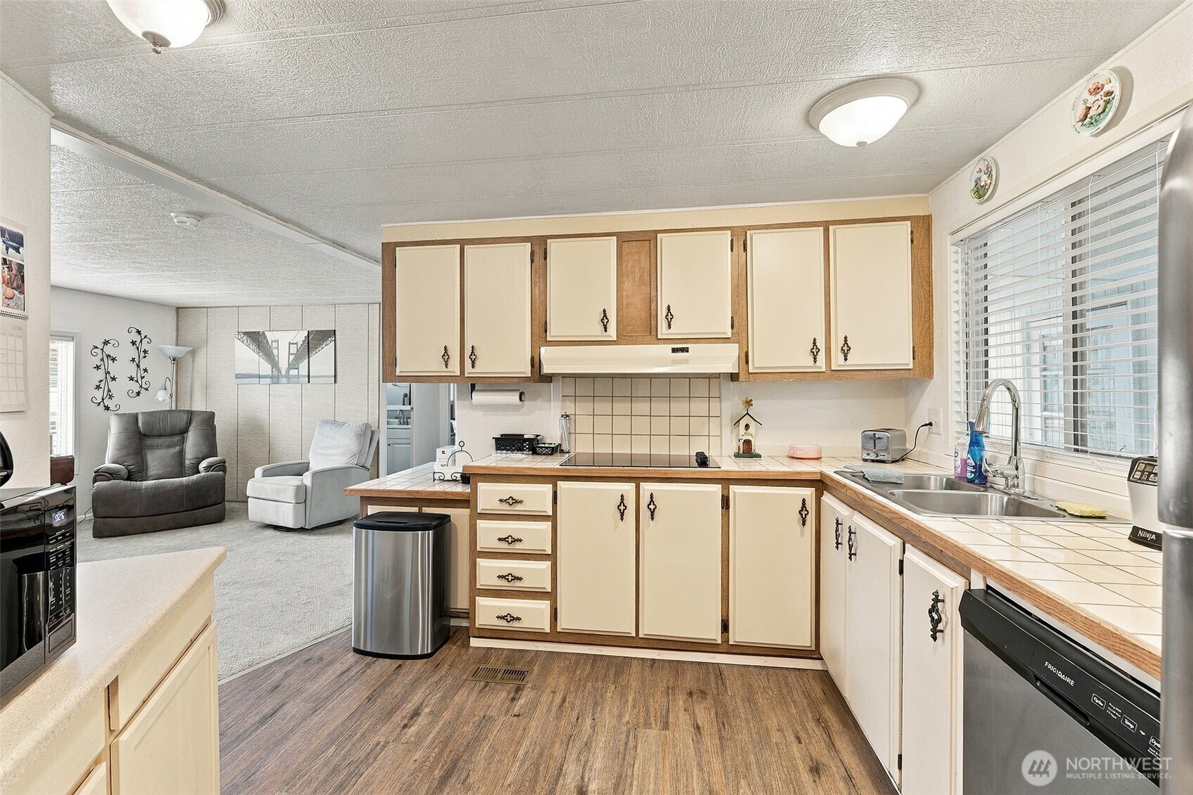 2500 Alder Street 216 Property Photo 7