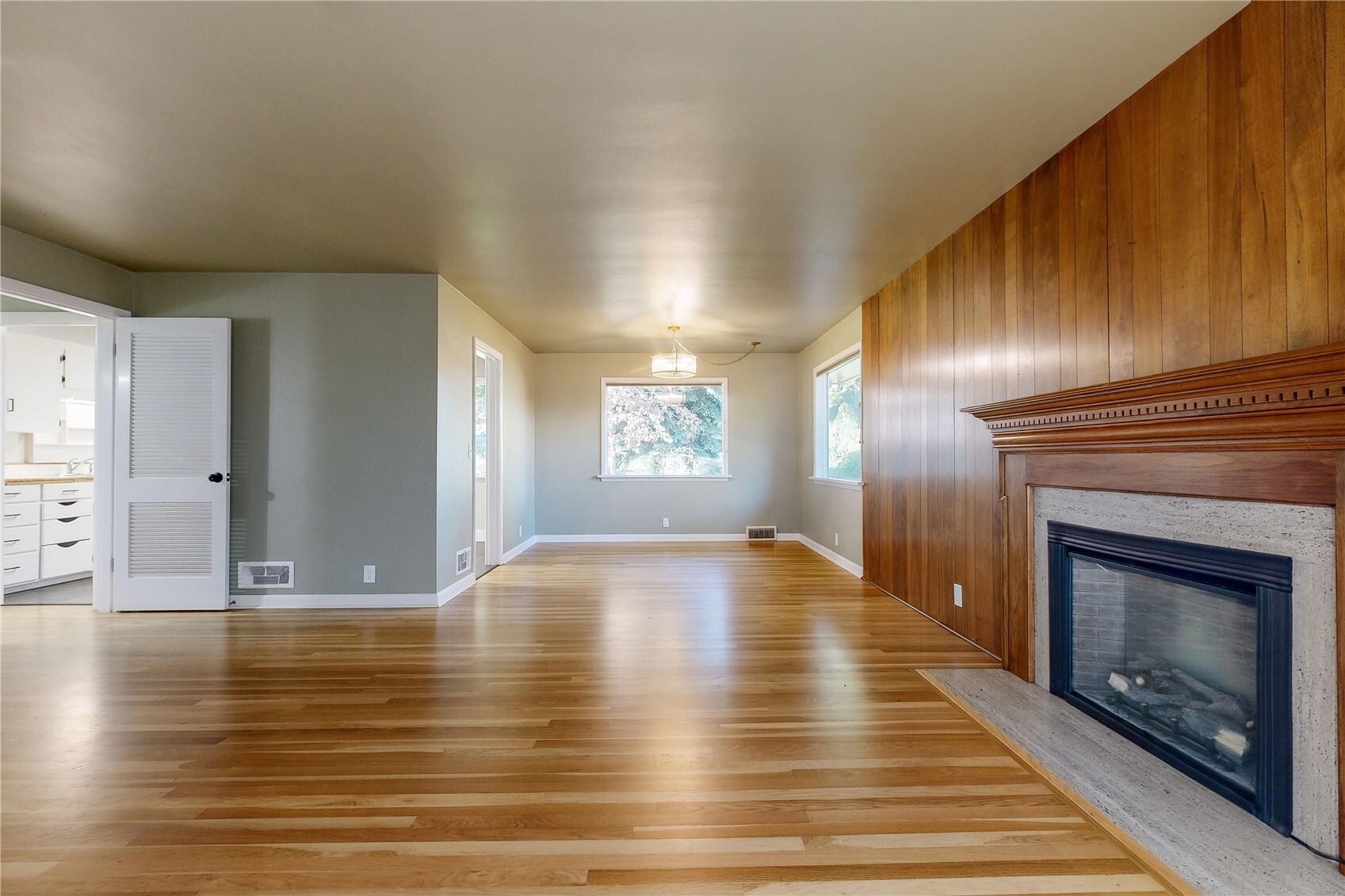 825 Wauna Vista Drive Property Photo 8