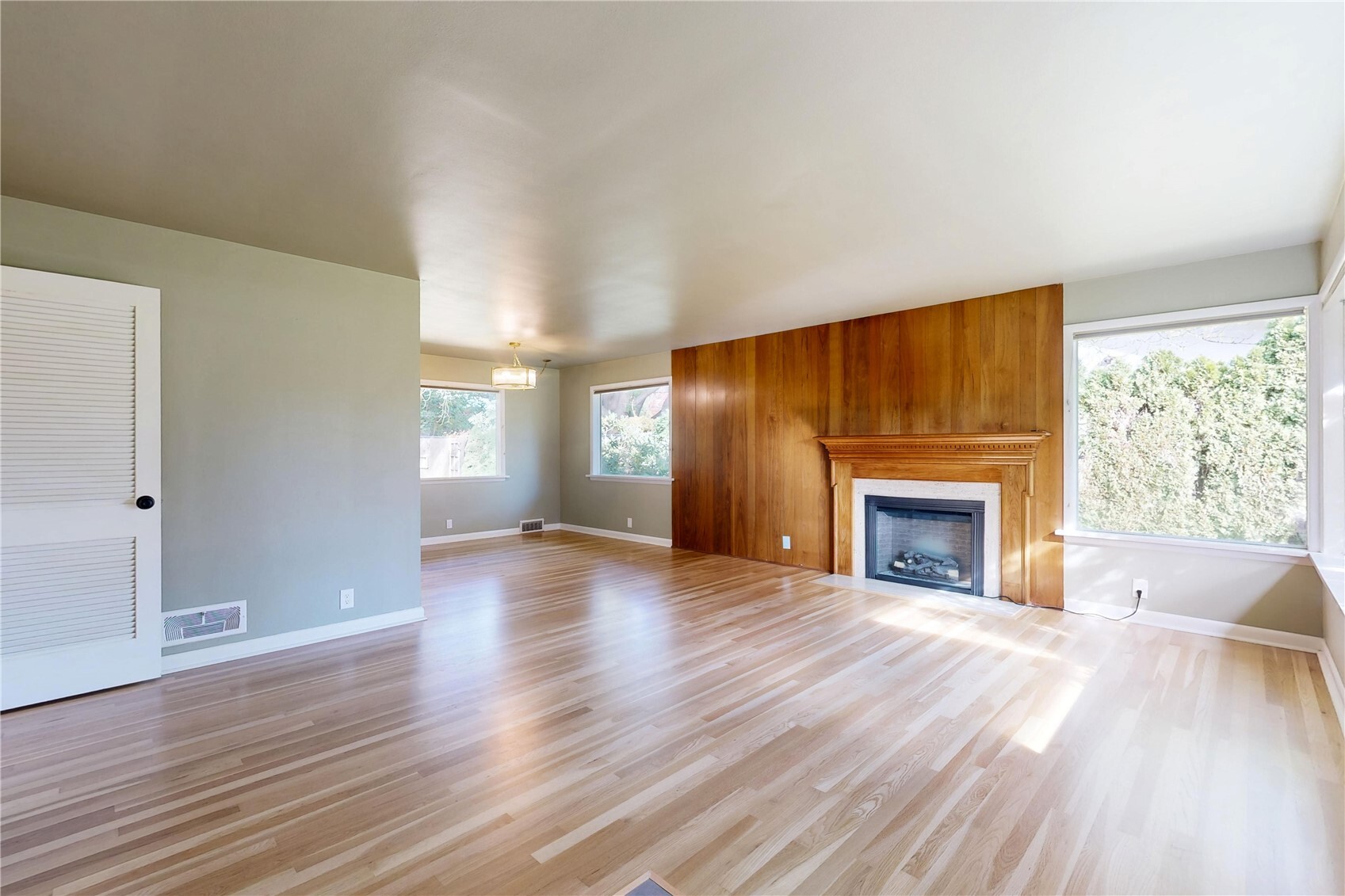 825 Wauna Vista Drive Property Photo 9