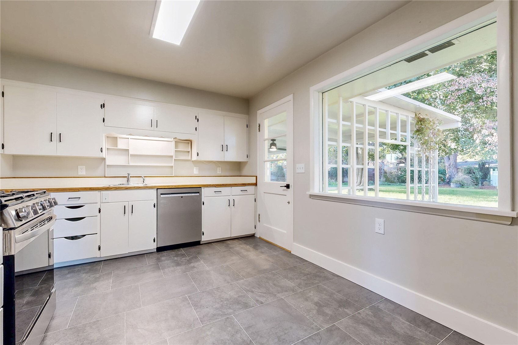 825 Wauna Vista Drive Property Photo 13