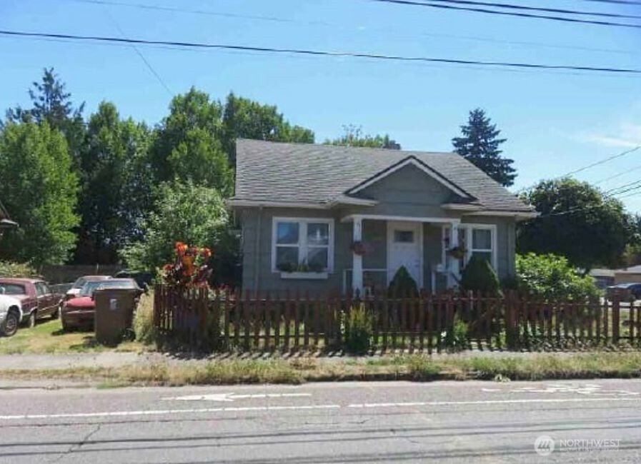 2220 S 12th Street Ct Property Photo 1