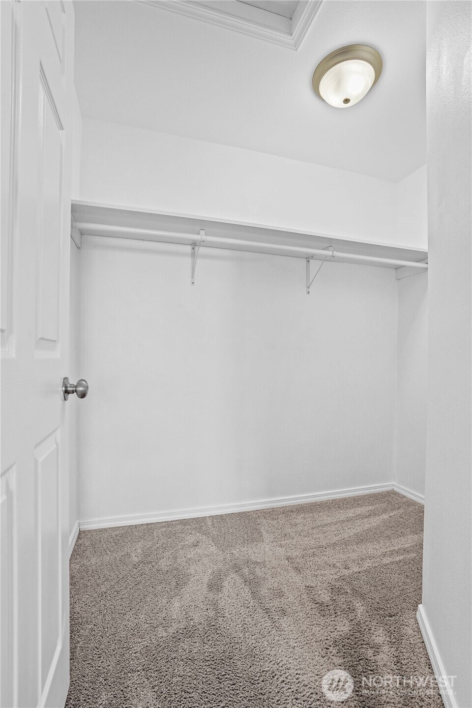 9015 Forest Ave Property Photo 13