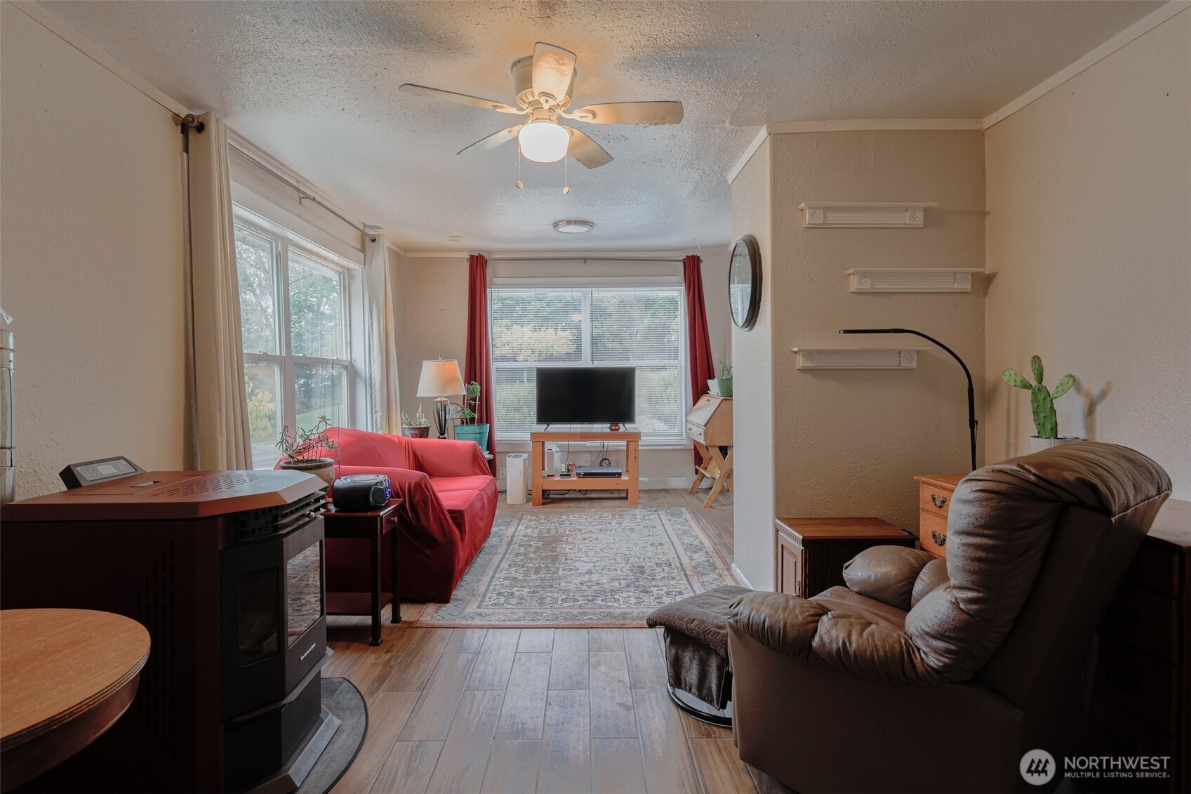 26 W Cherry Avenue Property Photo 3